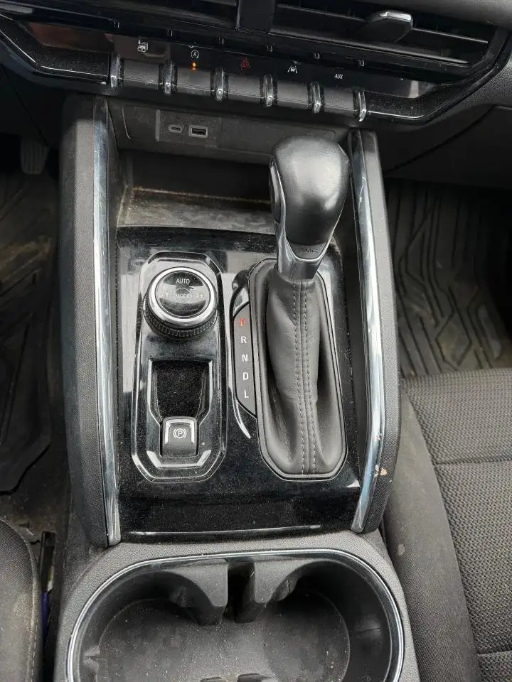 GMC Canyon photo GMC Canyon