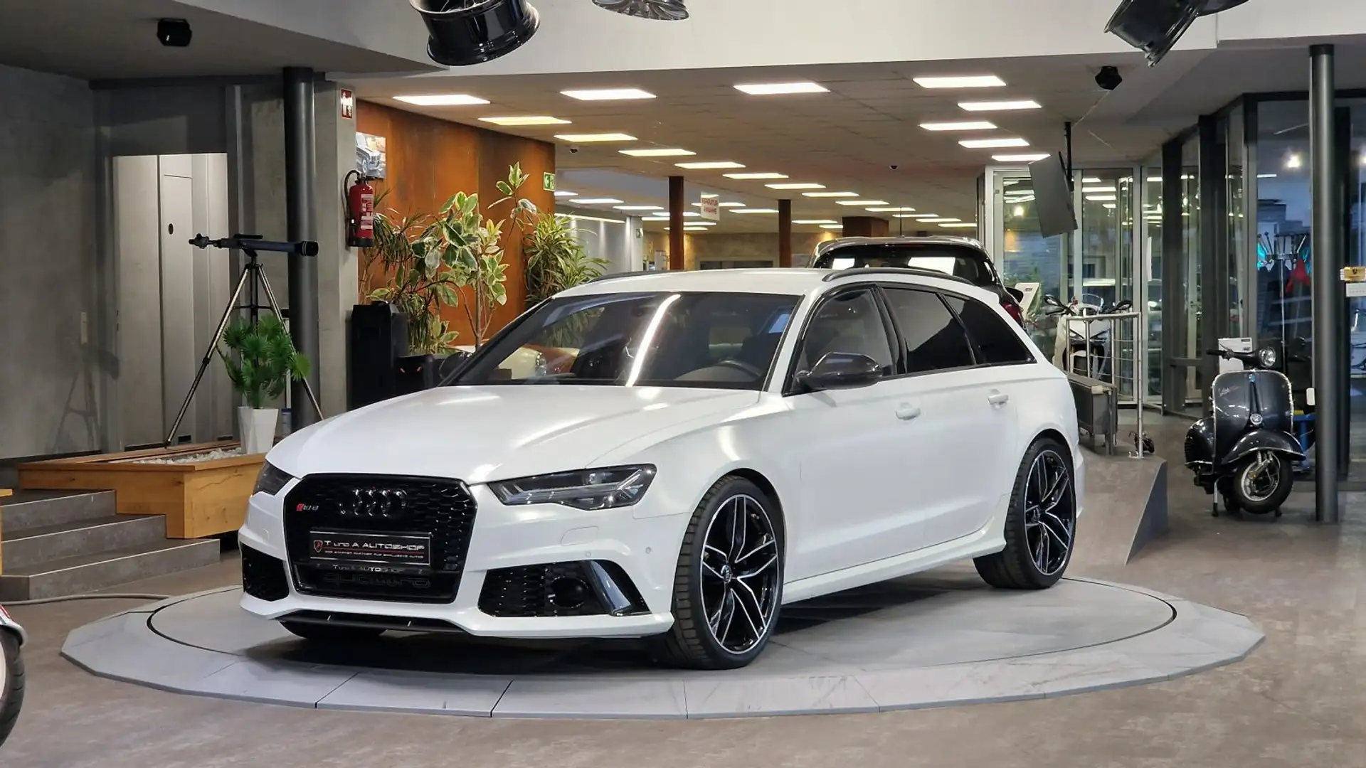 Audi RS6 Avant 4,0 TFSI quattro Aut. *Tuning ABT*750Ps* Weiß - 1