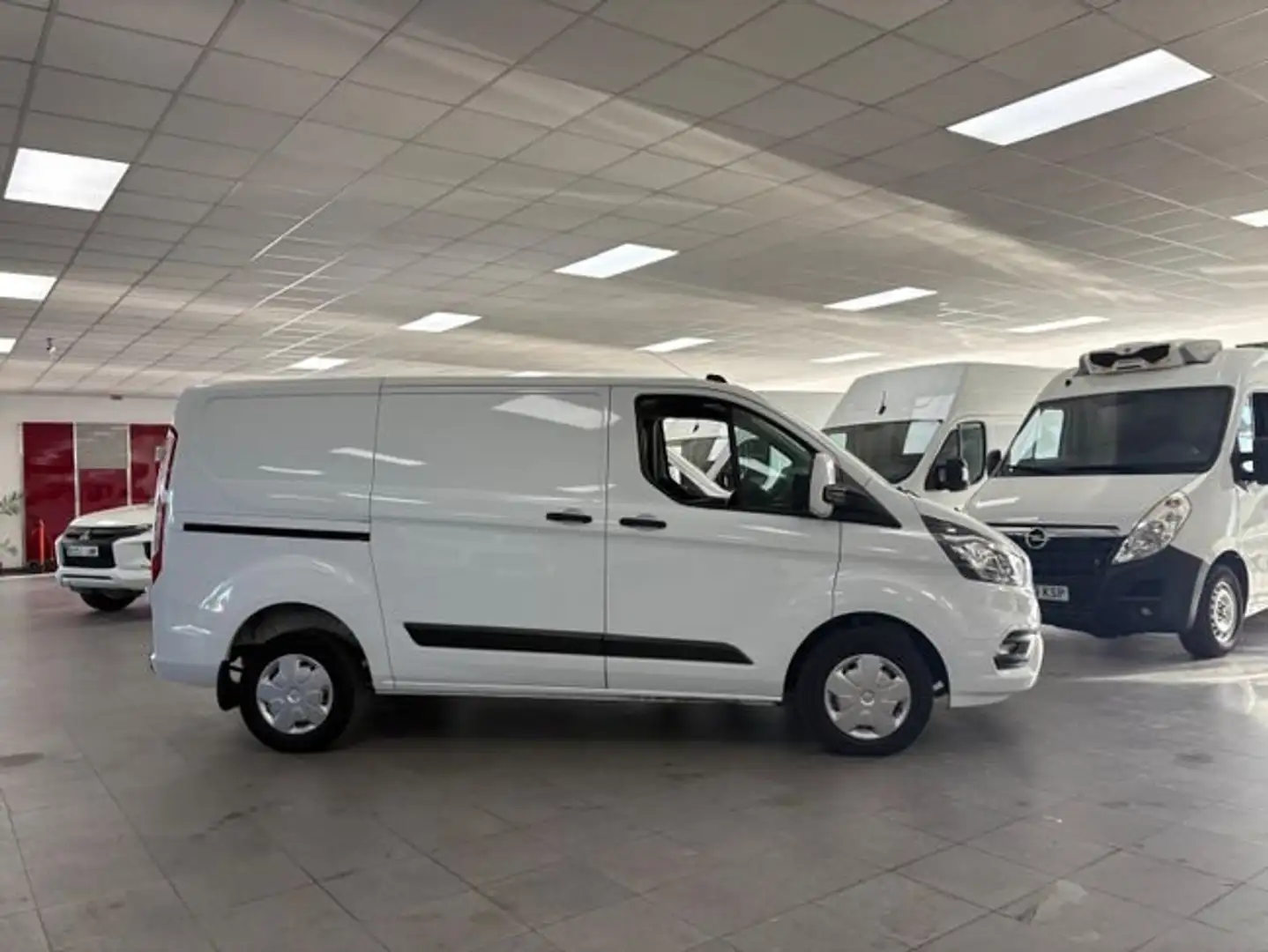 Ford Transit Custom Van 2.0 TDCI Blanco - 2