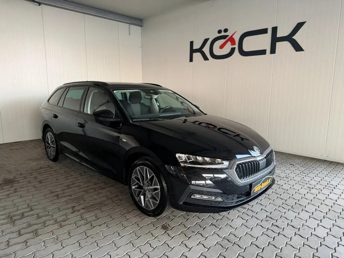 Skoda Octavia Tour Schwarz - 1