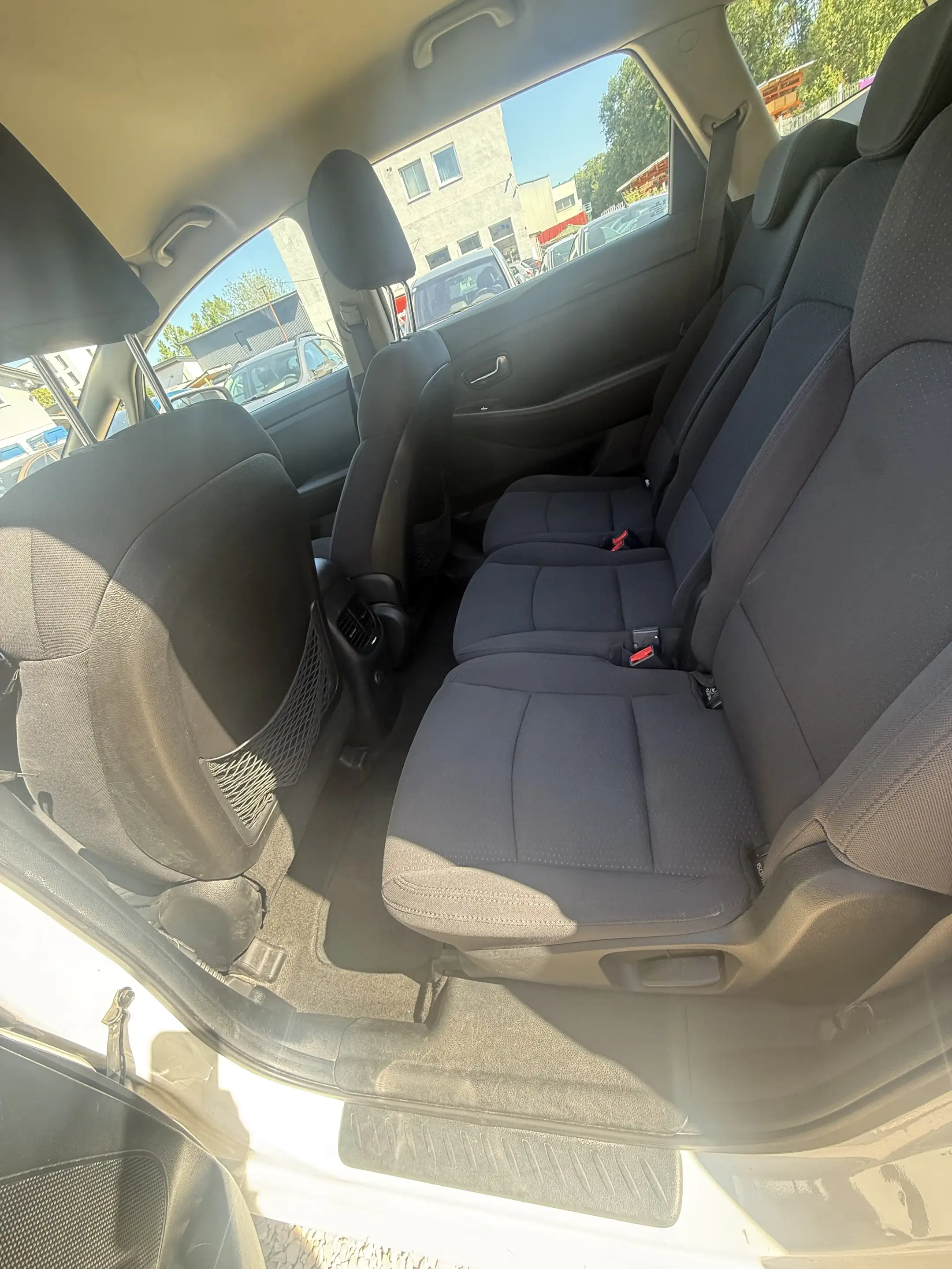 Kia Carens Attract — photo 7
