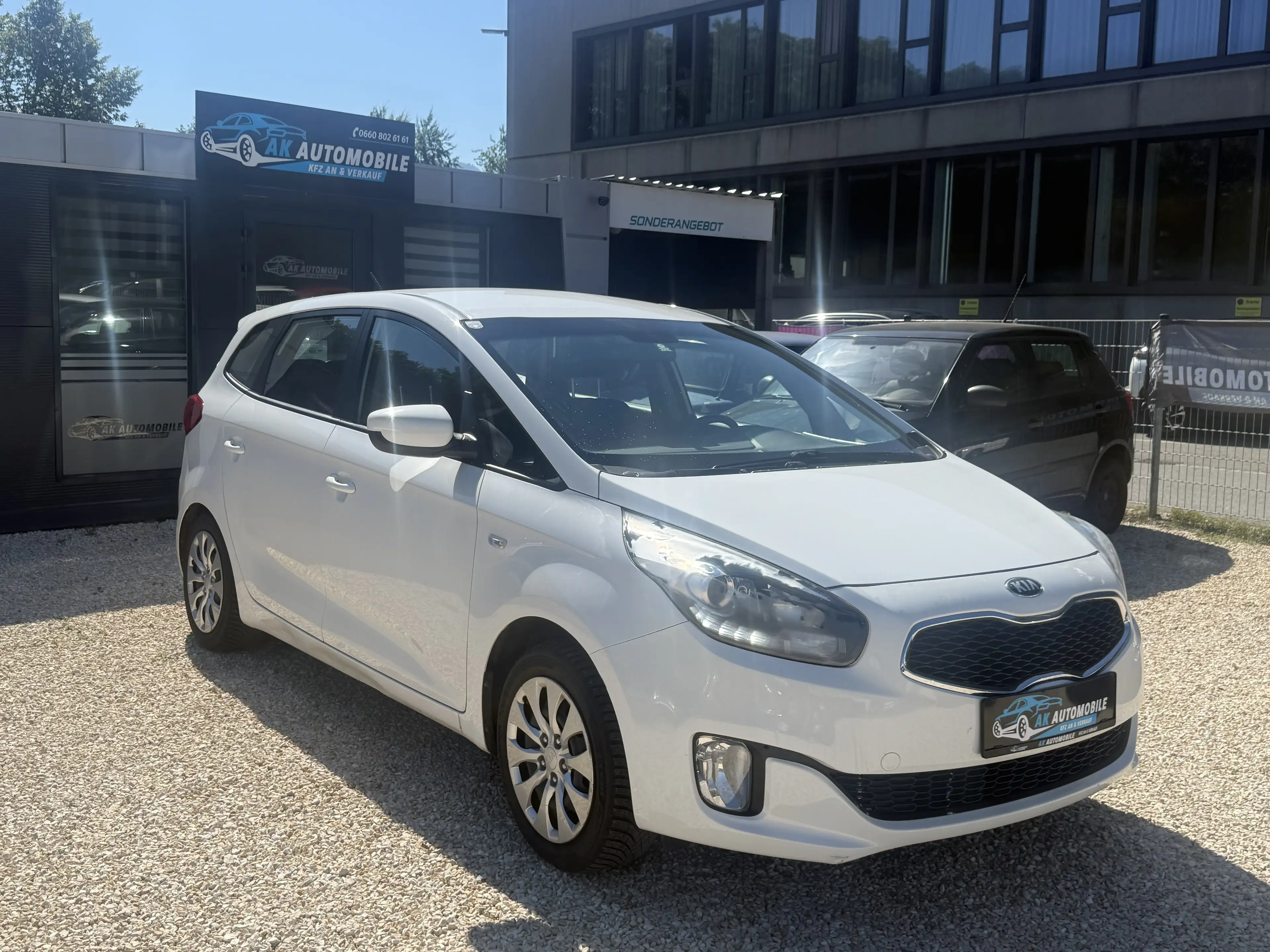 Kia Carens Attract — photo 3