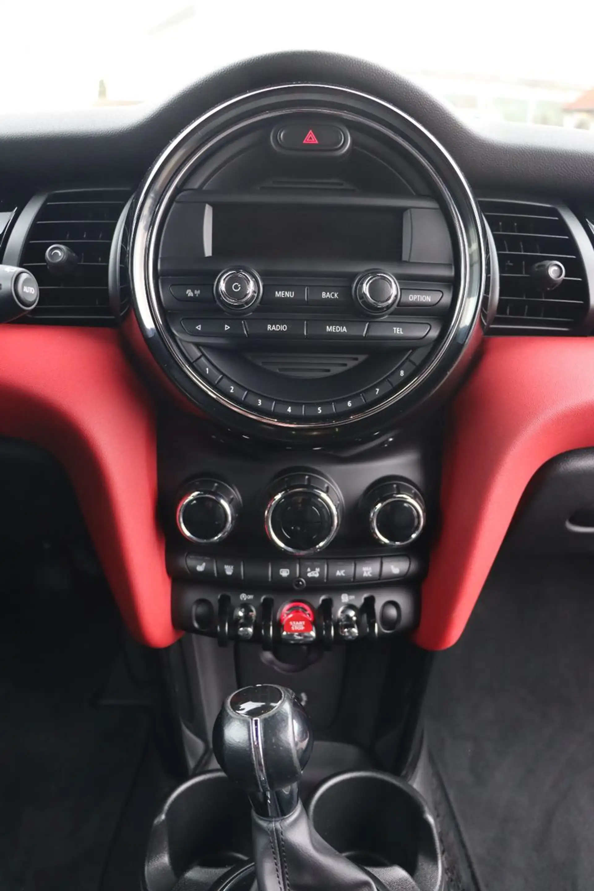 MINI Cooper D KLIMA SHZ TÜV NEU — photo 9