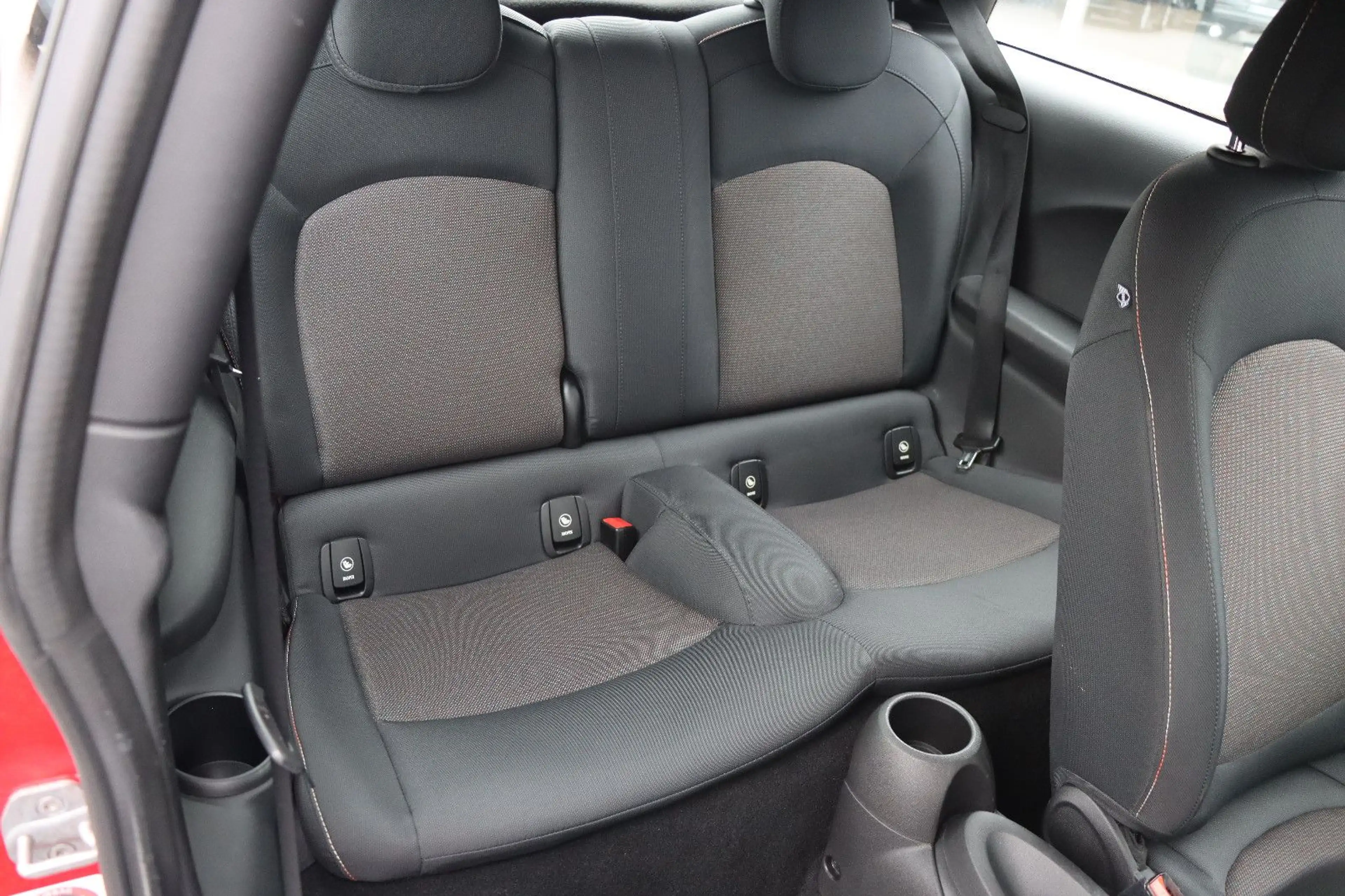 MINI Cooper D KLIMA SHZ TÜV NEU — photo 11