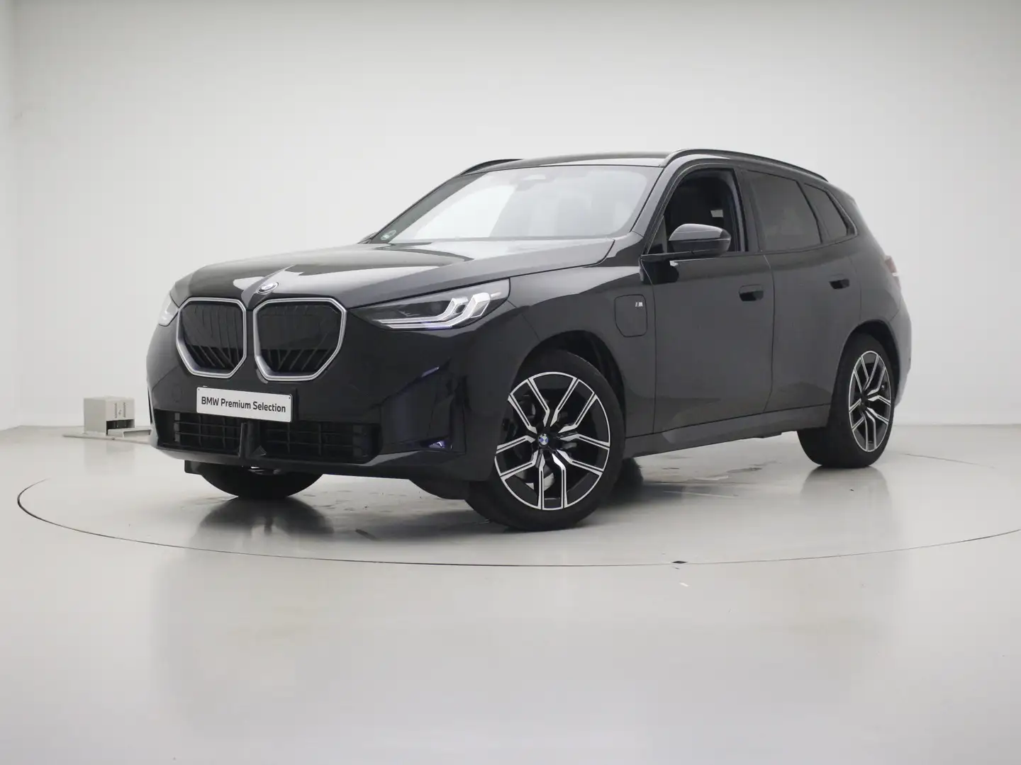 BMW X3 30e xDrive M-Sport | 20" | Panorama | Elek. verst. Noir - 2