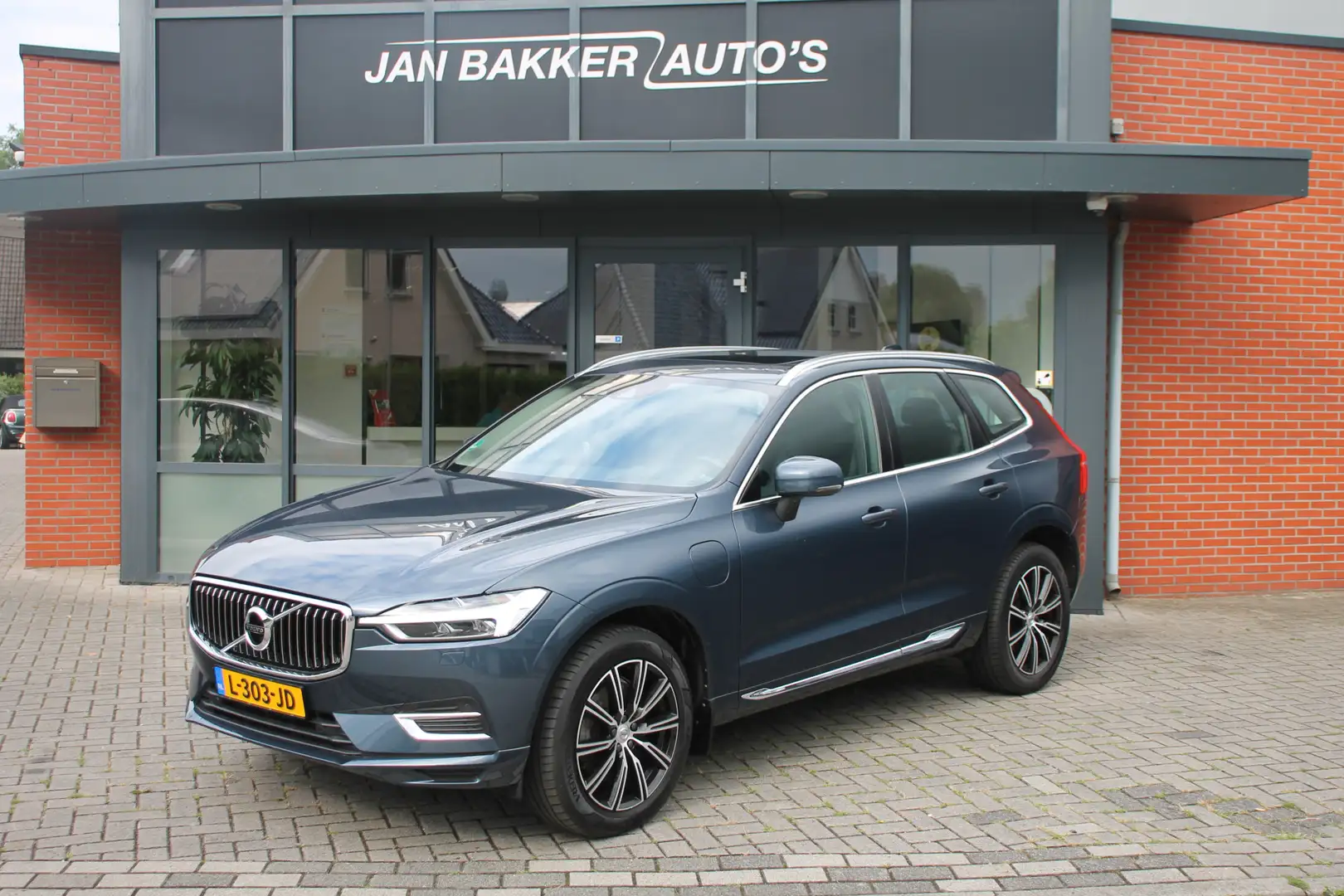 Volvo XC60 2.0 T8 Twin Engine AWD Inscription ✅ Panoramadak ✅ Blauw - 1