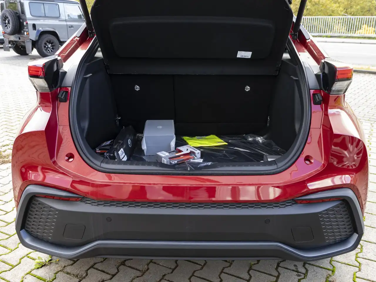 Toyota C-HR 1.8 Hybrid Teamplayer NAVI SHZ PDC 10