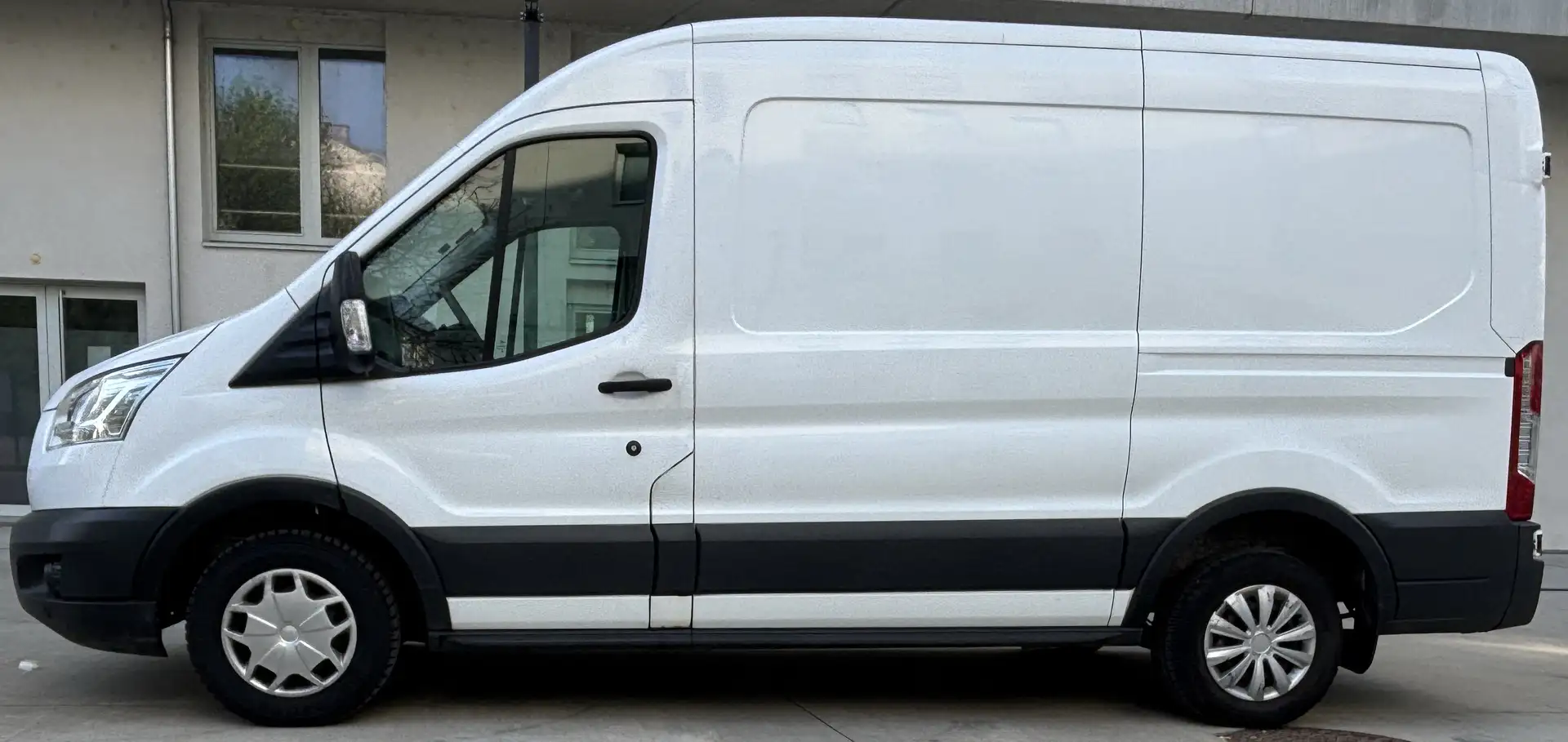 Ford Transit Kasten 2,0 TDCi L3H2 350 Ambiente - 2