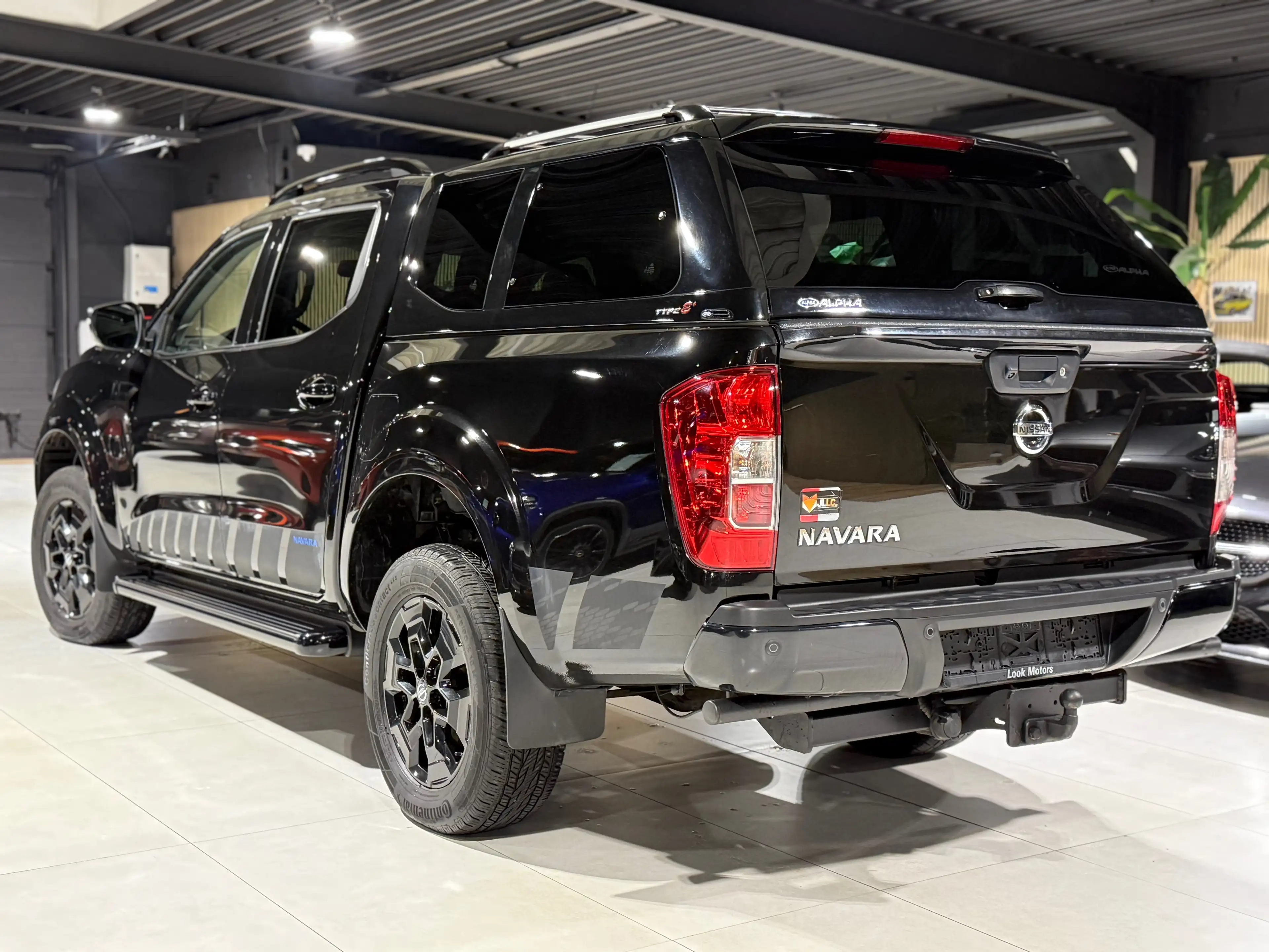 Nissan Navara 2.3 dCi 4WD N-Guard Bt-Auto HARDTOP GPS CAM360 TVA — photo 4