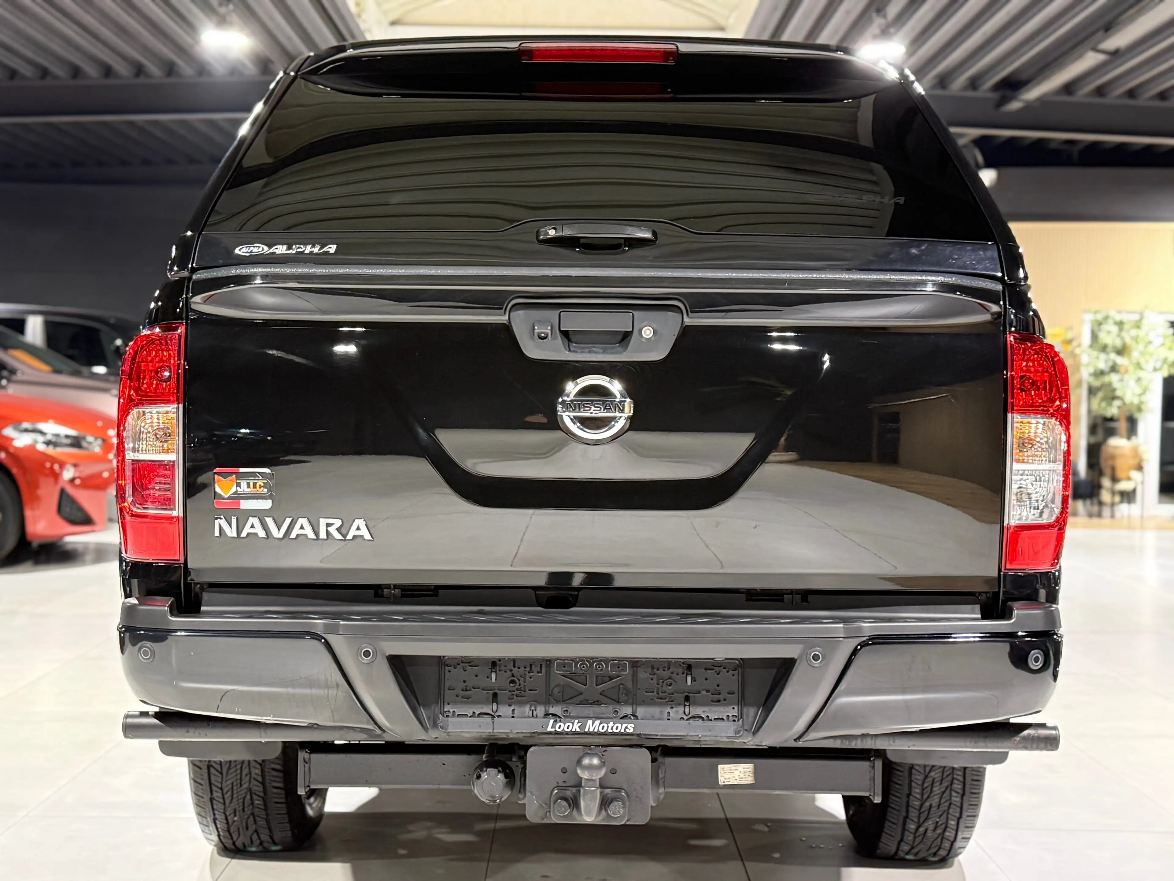 Nissan Navara 2.3 dCi 4WD N-Guard Bt-Auto HARDTOP GPS CAM360 TVA — photo 6