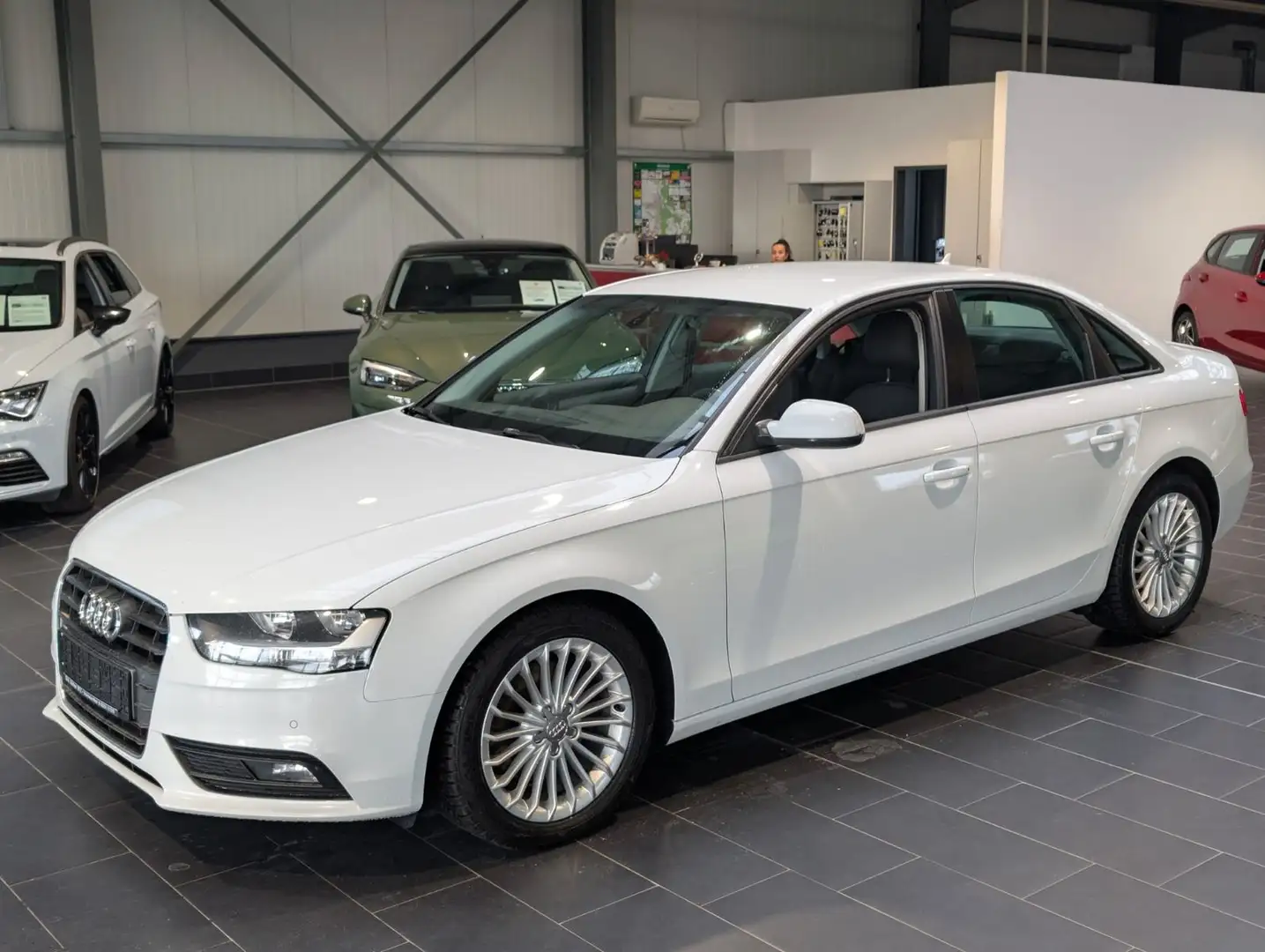 Audi A4 2.0 TDI DPF Ambition Weiß - 1