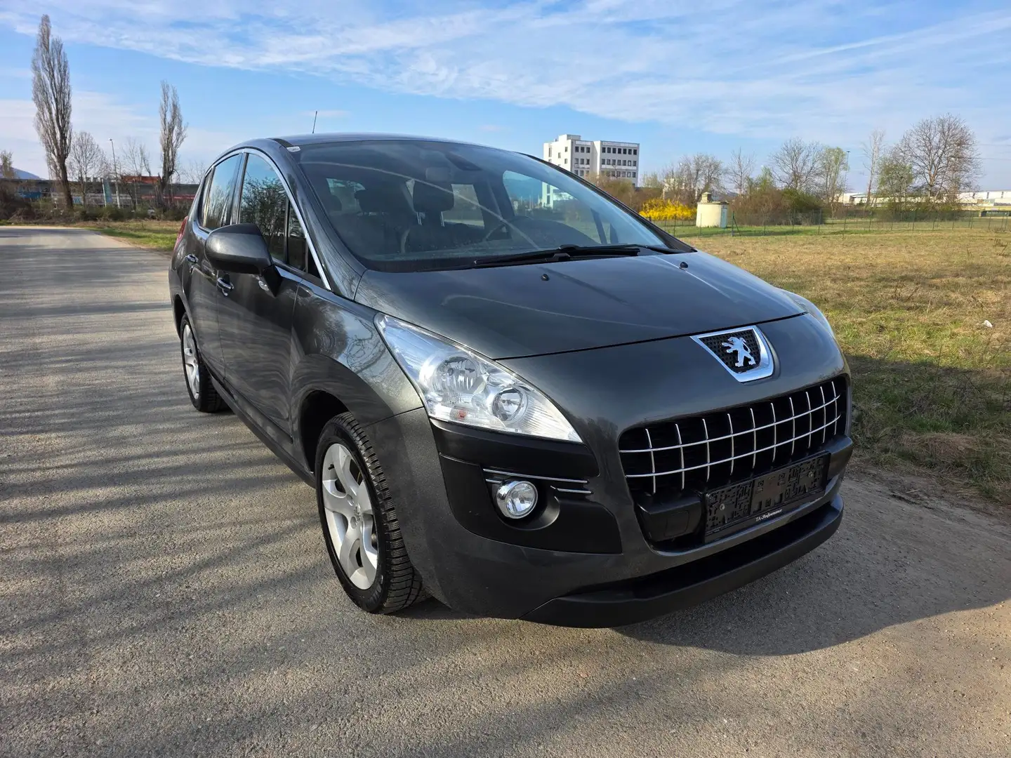 Peugeot 3008 Premium Grau - 2