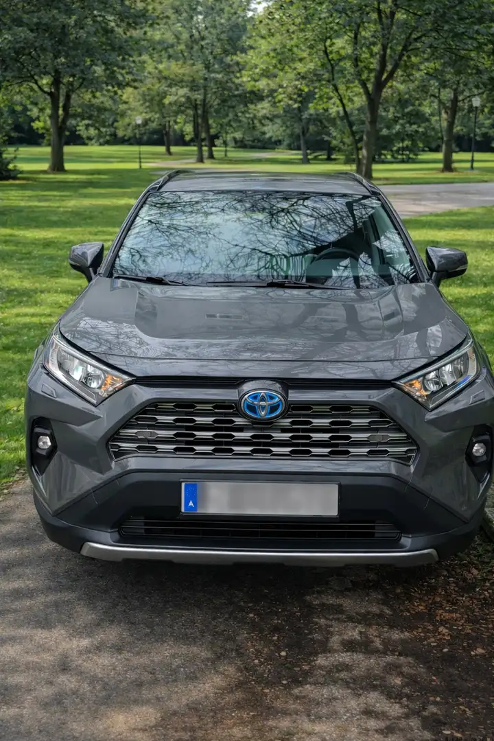 Toyota RAV 4 RAV4 2,5 Hybrid Active Drive 2WD Aut. Grau - 1