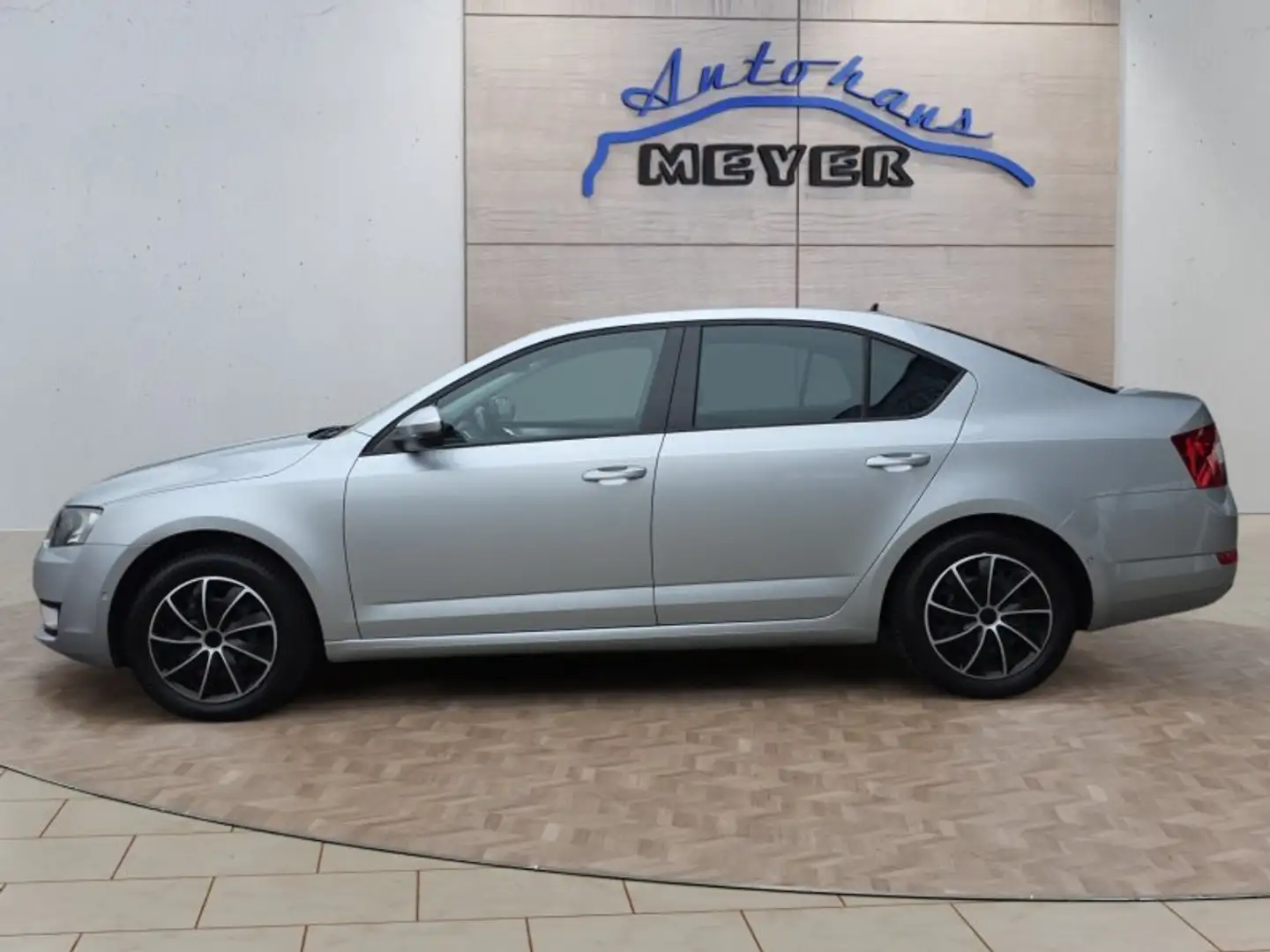 Skoda Octavia 1,4TSI 150PS Navi/Sitzhz/Temp/Pdc vo+hi Argento - 2