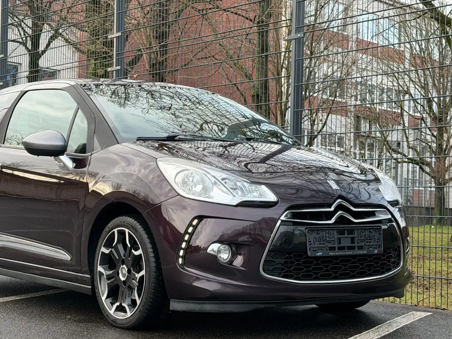 Citroen DS3 SportChic Navi PDC LED Violett - 1