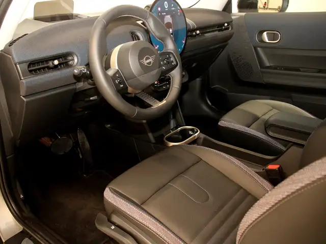 MINI Hatch view 14