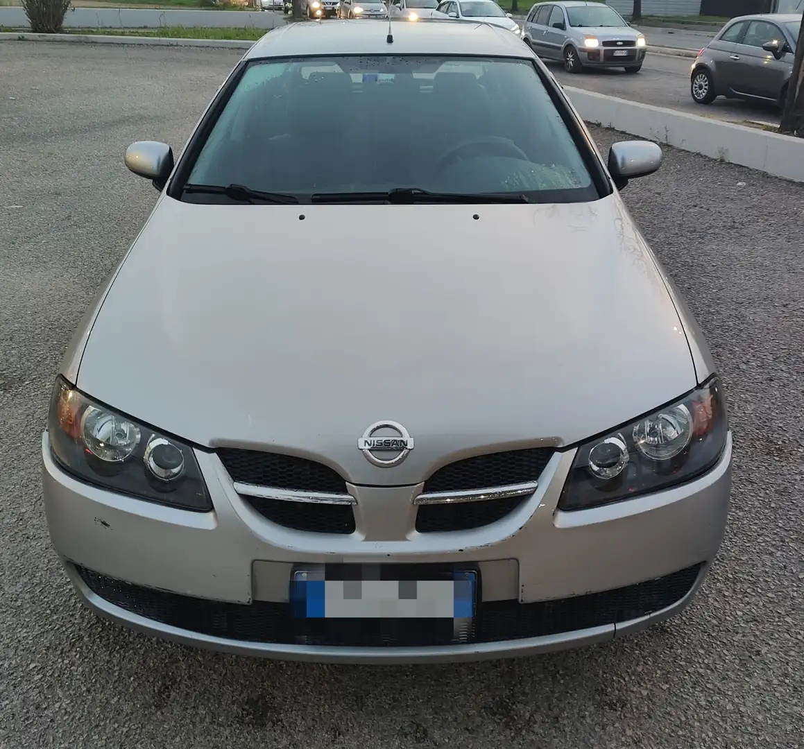 Nissan Almera Tino tekna - 1