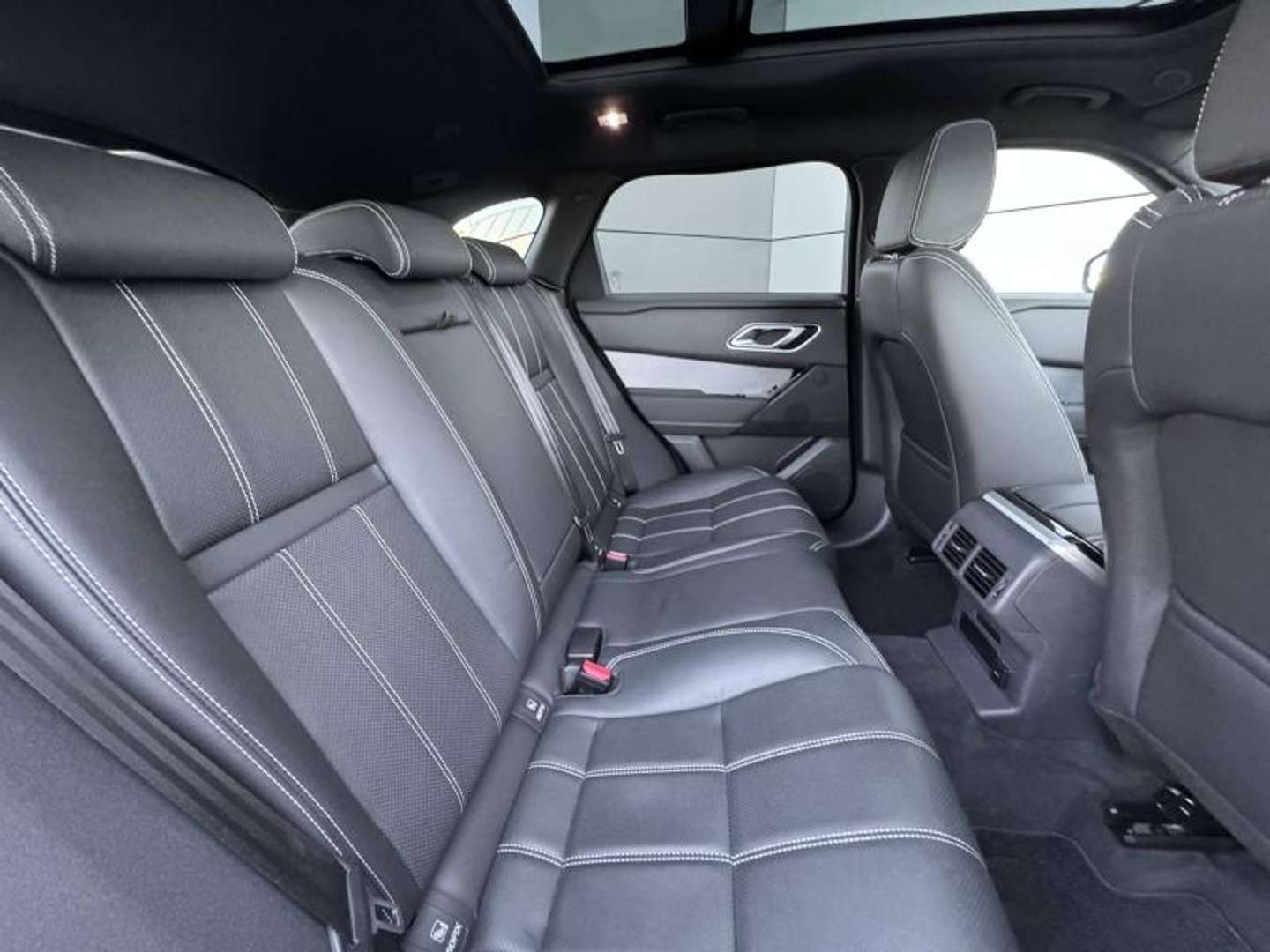 Land Rover Range Rover Velar 2.0 P400e 404ch PHEV R-Dynamic SE AWD BVA -  - Joinsteer - #4