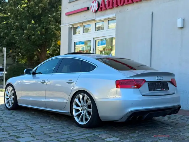 Audi S5 view 8
