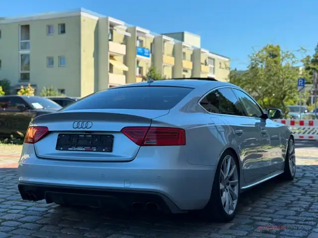 Audi S5 view 5