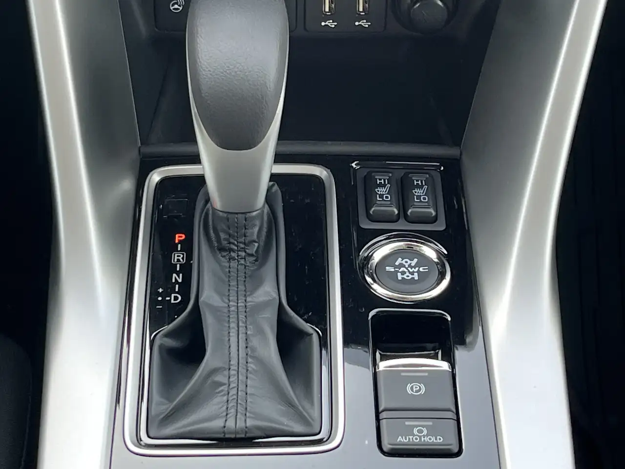 Mitsubishi Eclipse Cross снимка Mitsubishi Eclipse Cross
