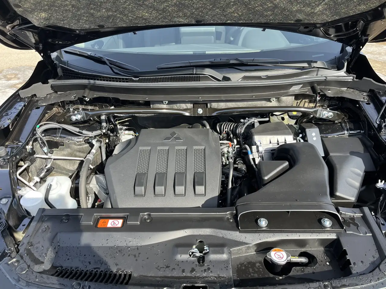 Mitsubishi Eclipse Cross снимка Mitsubishi Eclipse Cross