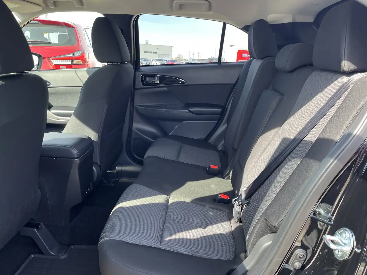 Mitsubishi Eclipse Cross снимка Mitsubishi Eclipse Cross