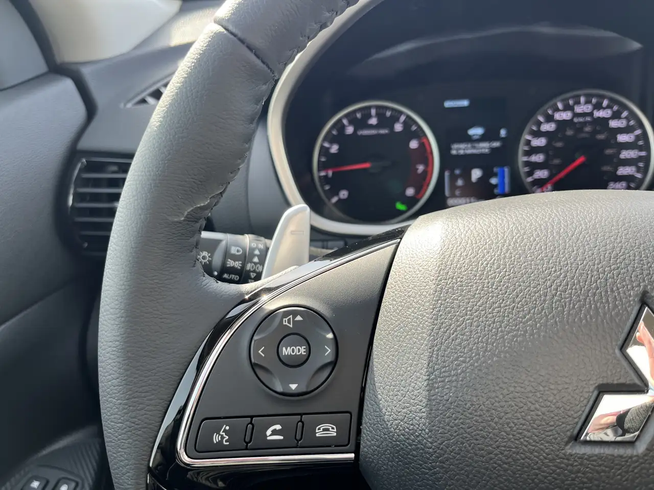 Mitsubishi Eclipse Cross снимка Mitsubishi Eclipse Cross