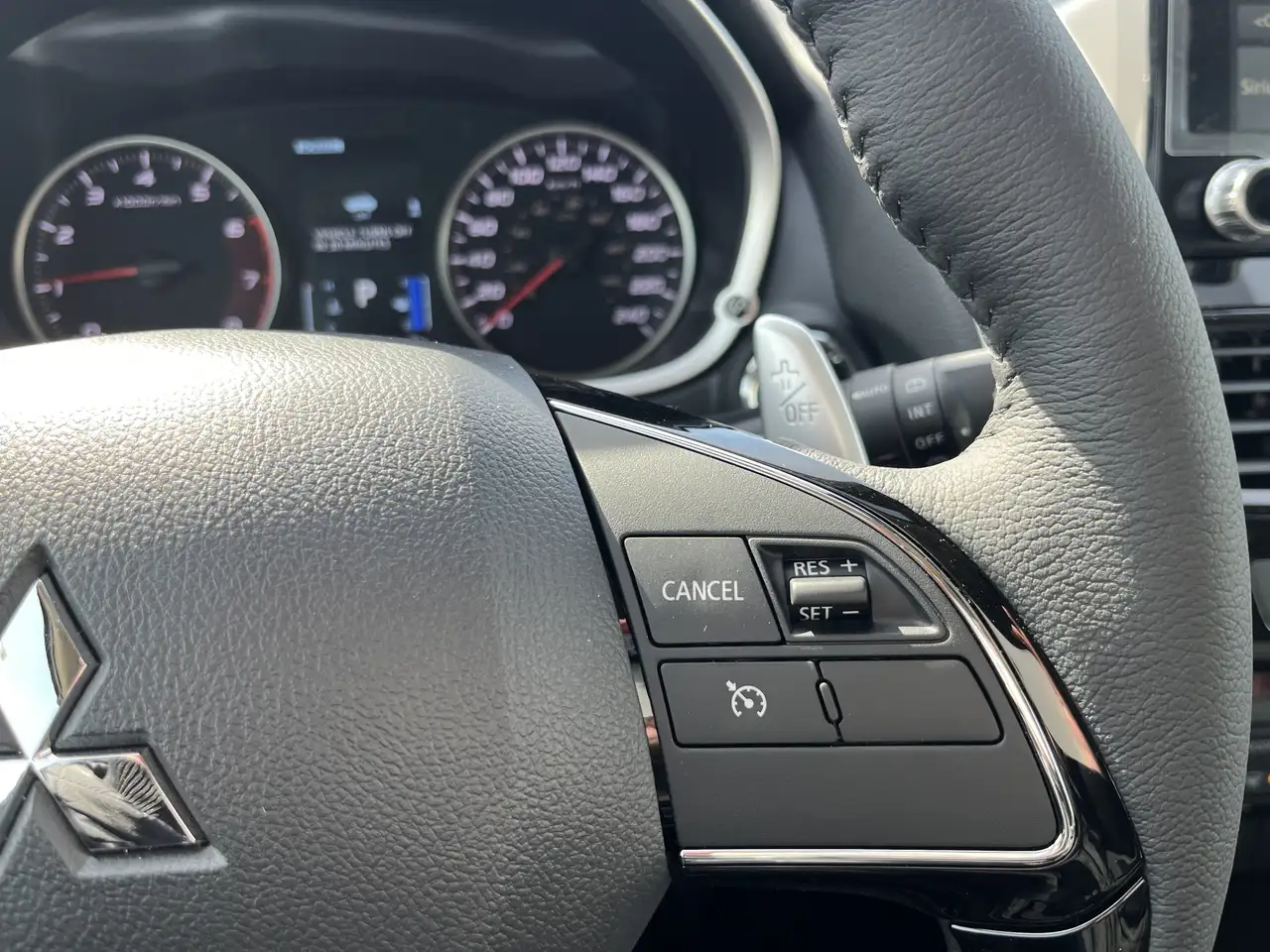 Mitsubishi Eclipse Cross снимка Mitsubishi Eclipse Cross