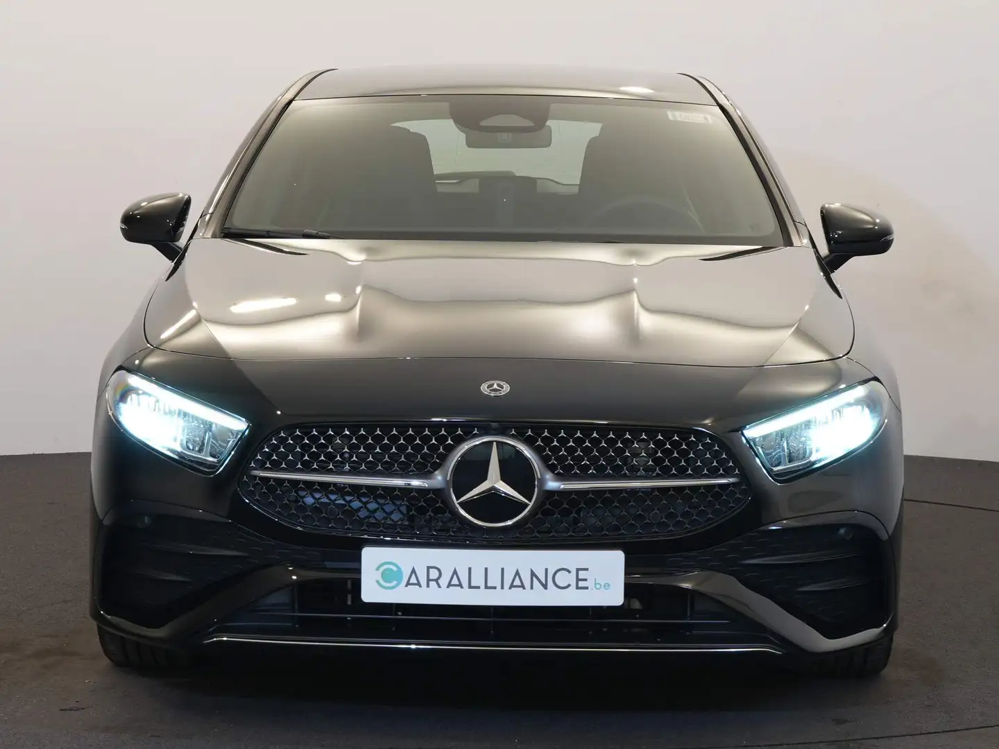 Mercedes-Benz A 200 AMG Line  AMG Advance+|NAVI|Keyless|CAM|EQ-Boost|L Zwart - 2