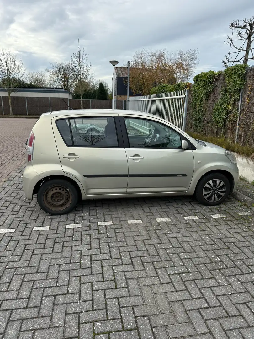 Daihatsu Sirion 1.3-16V Prestige automaat bluetooth apk 01-2027 Beige - 2