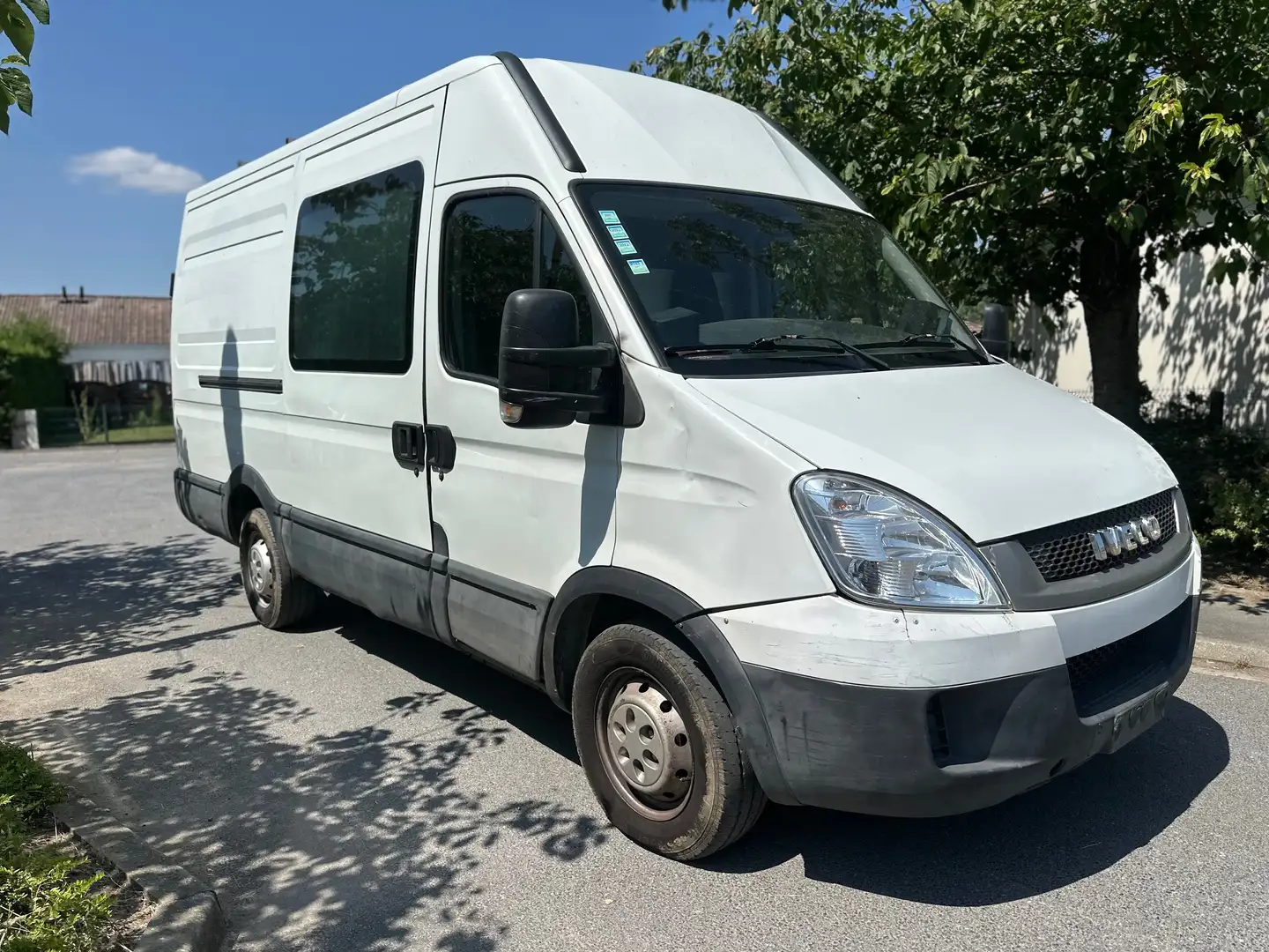 Iveco Massif 40C13V 2.3 Turbo HPI (3000L) Negro - 2