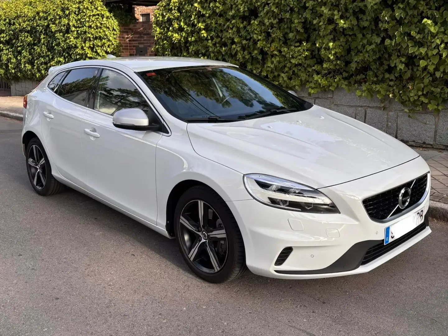 Volvo V40 V40 T3 R-Design Momentum Aut. R-Design Momentum Blanco - 1