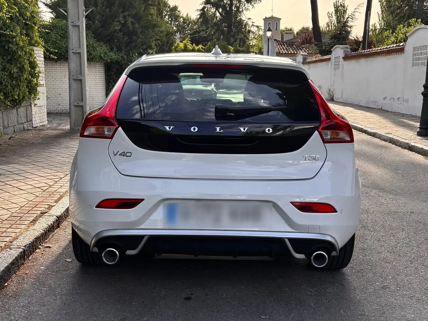 Volvo V40 V40 T3 R-Design Momentum Aut. R-Design Momentum Blanco - 2