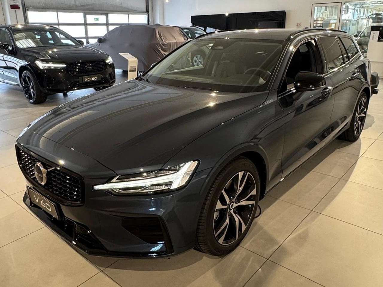 Volvo V60 V60 2.0 b4 Plus Dark auto