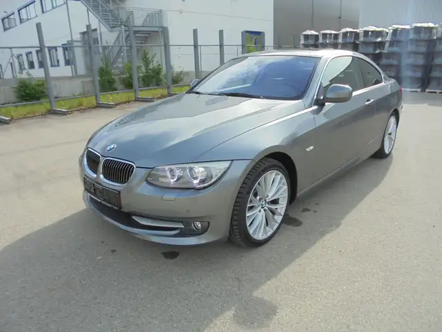 BMW 325 i Coupe~Navi ~ Leder ~ Xenon ~ Sehr Gepflegt