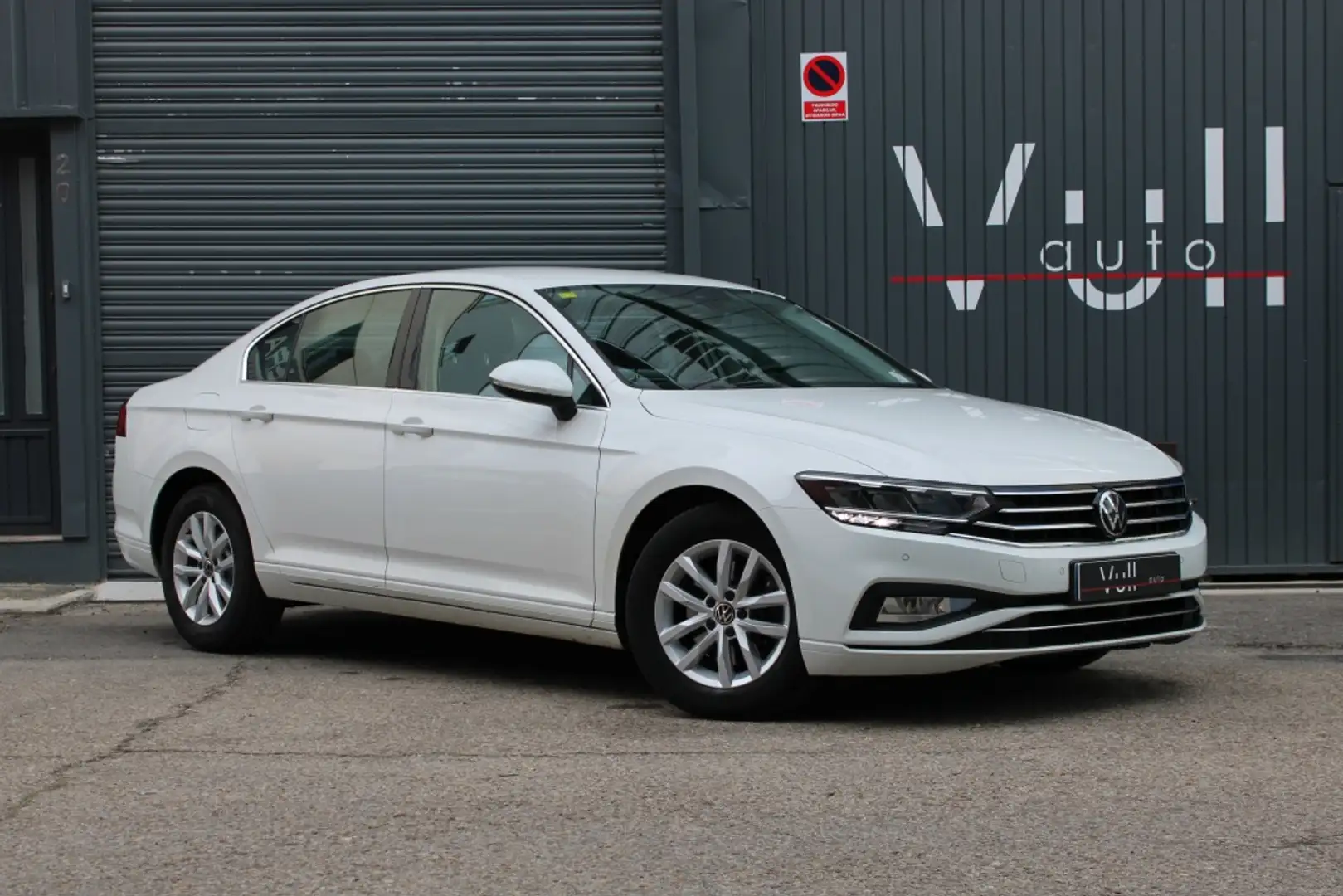 Volkswagen Passat 1.5 TSI Business 110kW Wit - 1