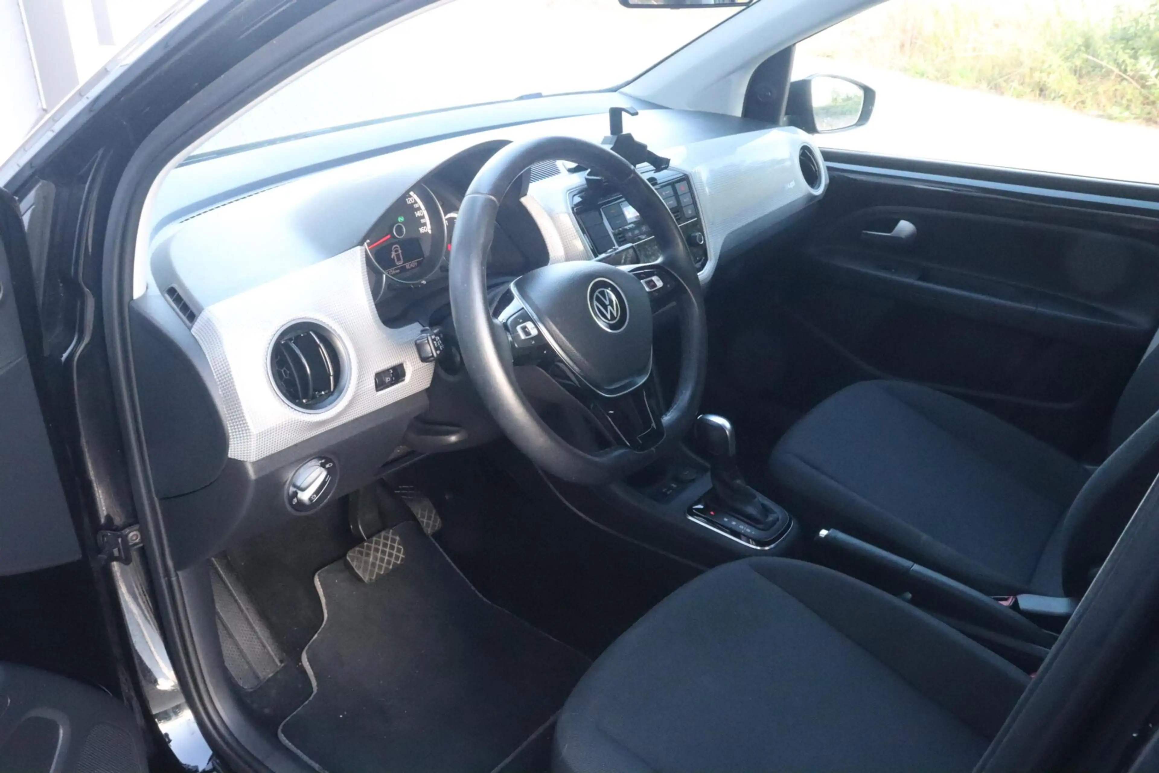 Volkswagen e-up! e-up! — photo 10