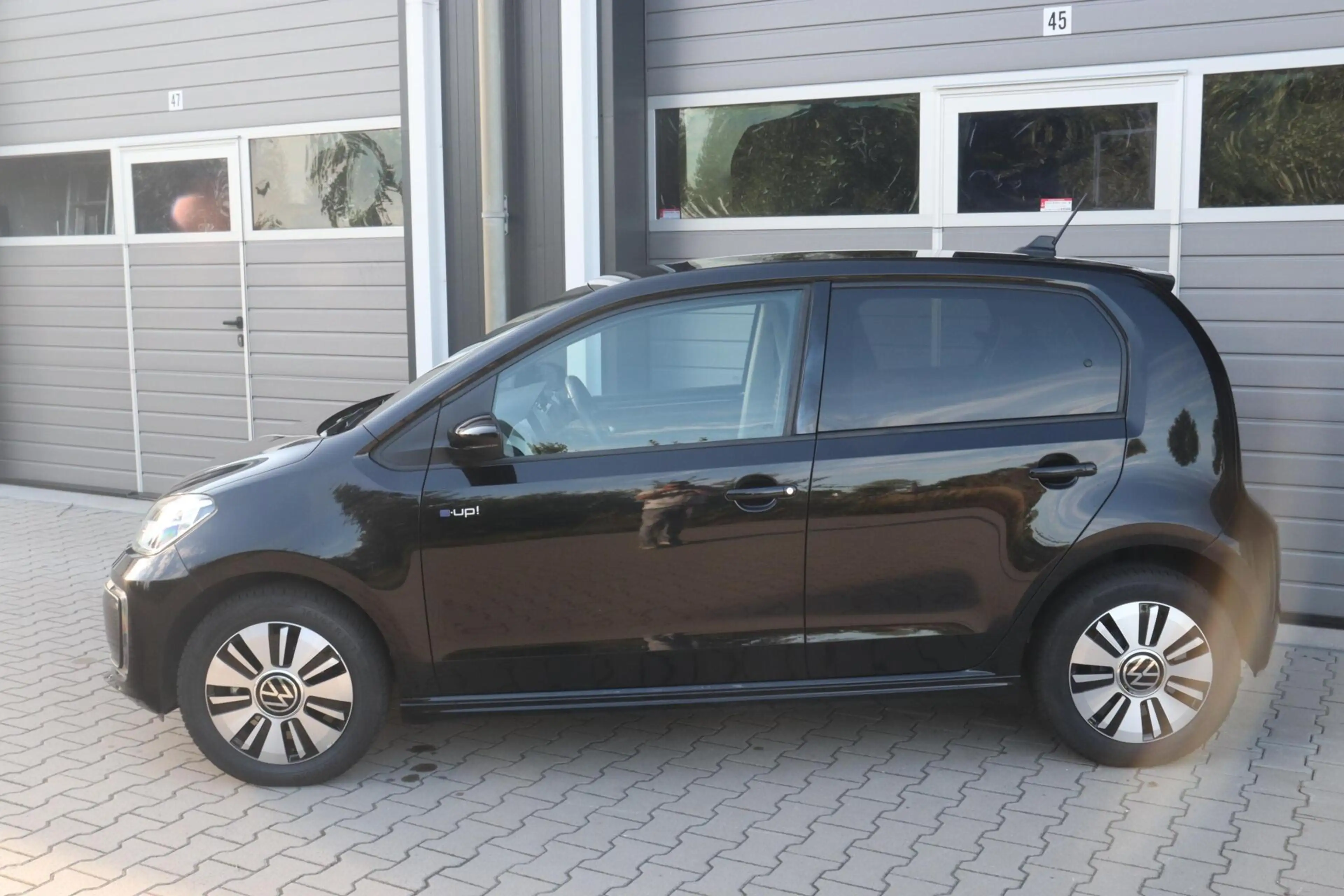 Volkswagen e-up! e-up! — photo 3