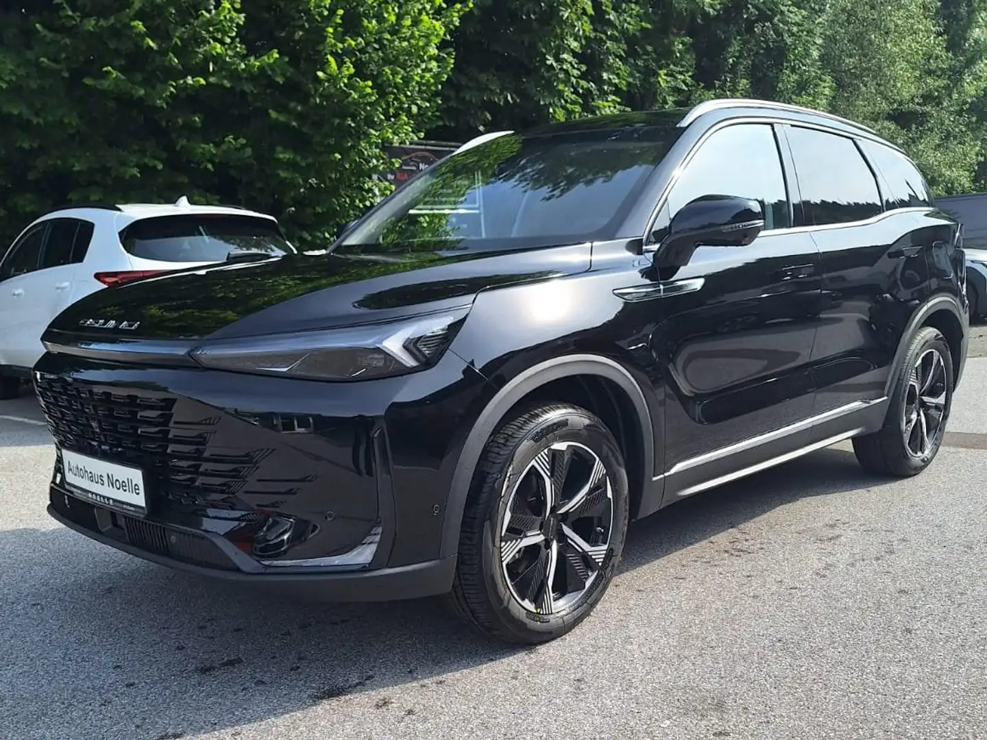 BAIC Beijing X75 Schwarz - 1