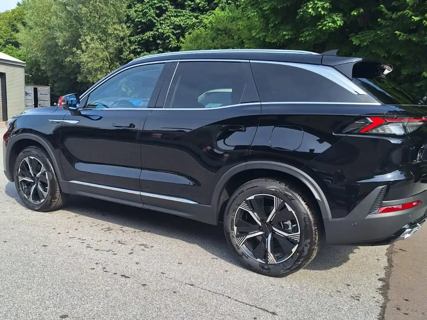 BAIC Beijing X75 Schwarz - 2