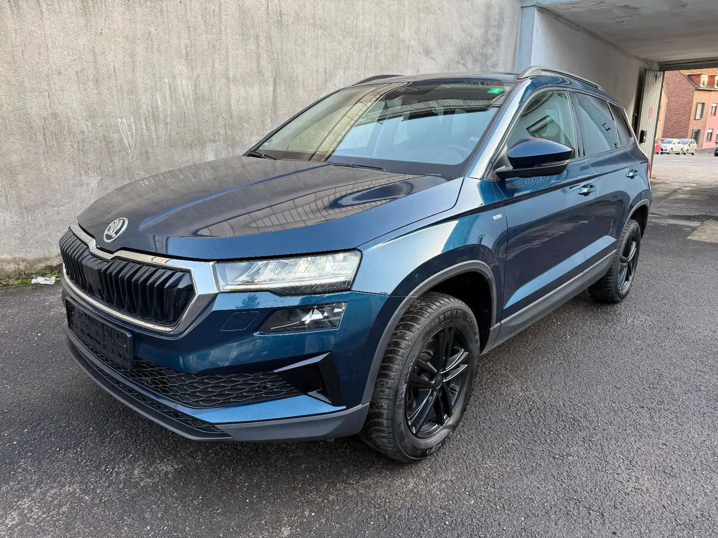 Skoda Karoq 1.5 TSI Tour *1.Hand/ACC/AHK/Kamera* Blau - 1