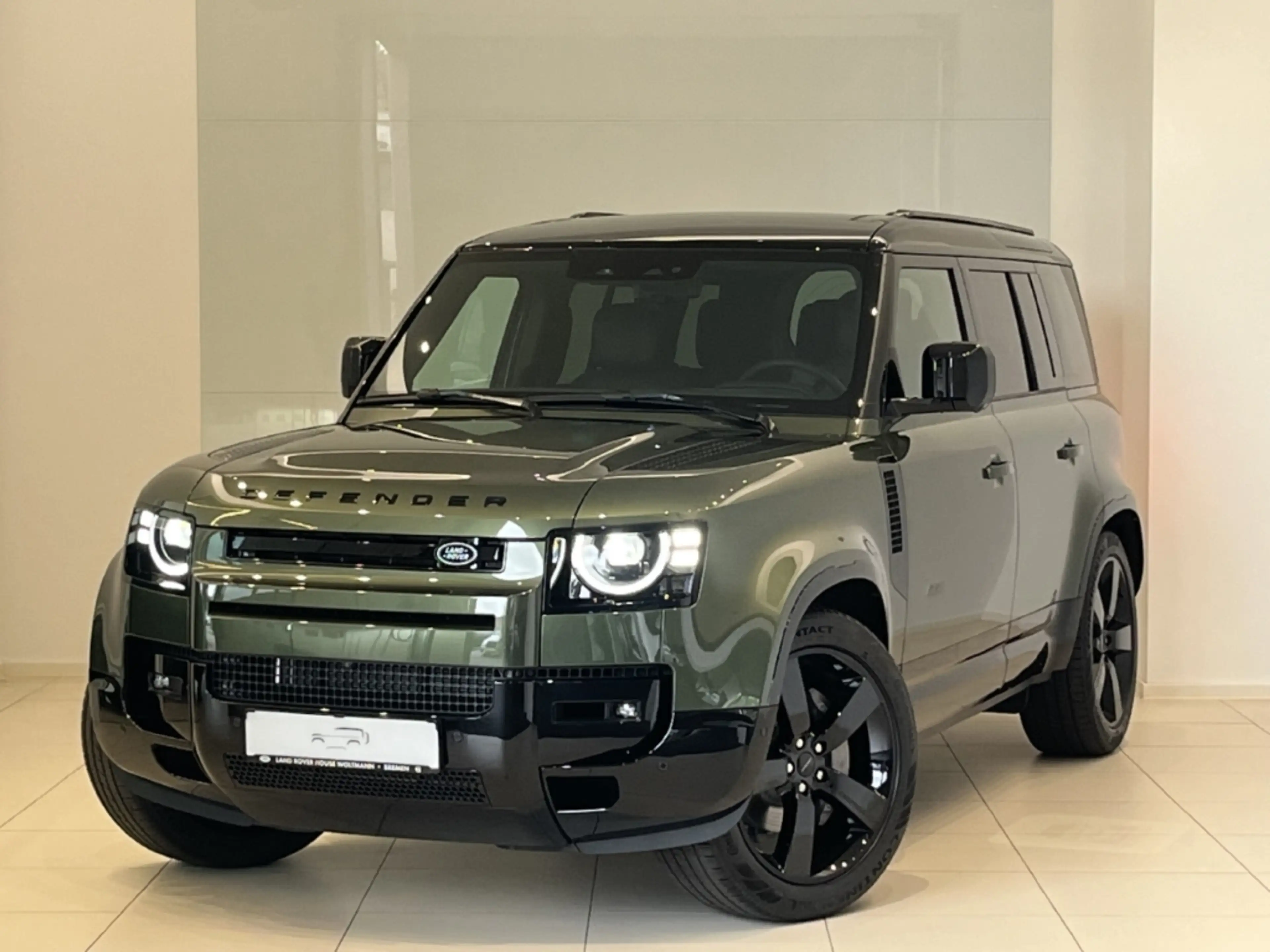 Land Rover Defender 110 D350 X-Dynamic HSE HUD Standheizung — photo 11