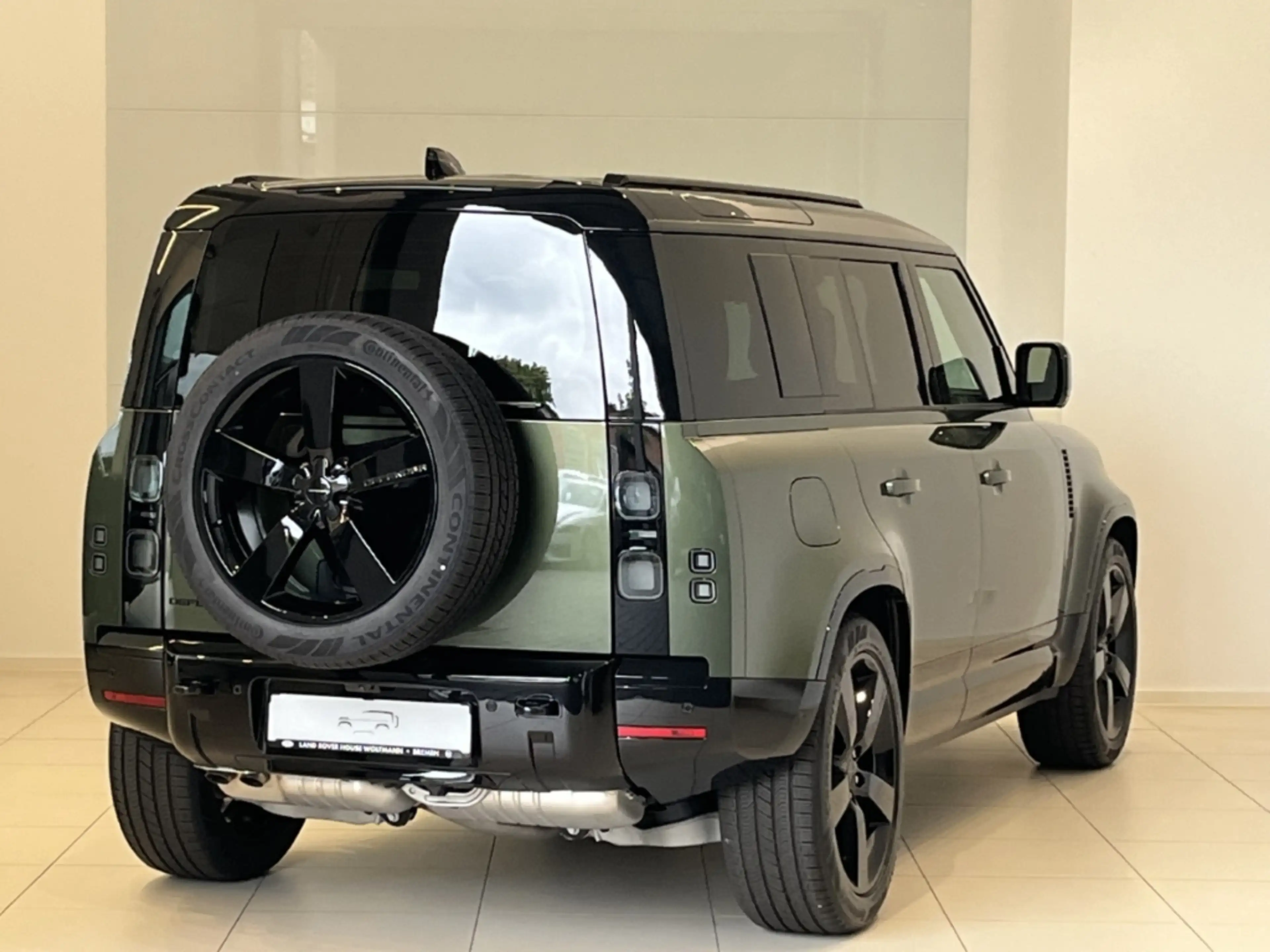 Land Rover Defender 110 D350 X-Dynamic HSE HUD Standheizung — photo 2