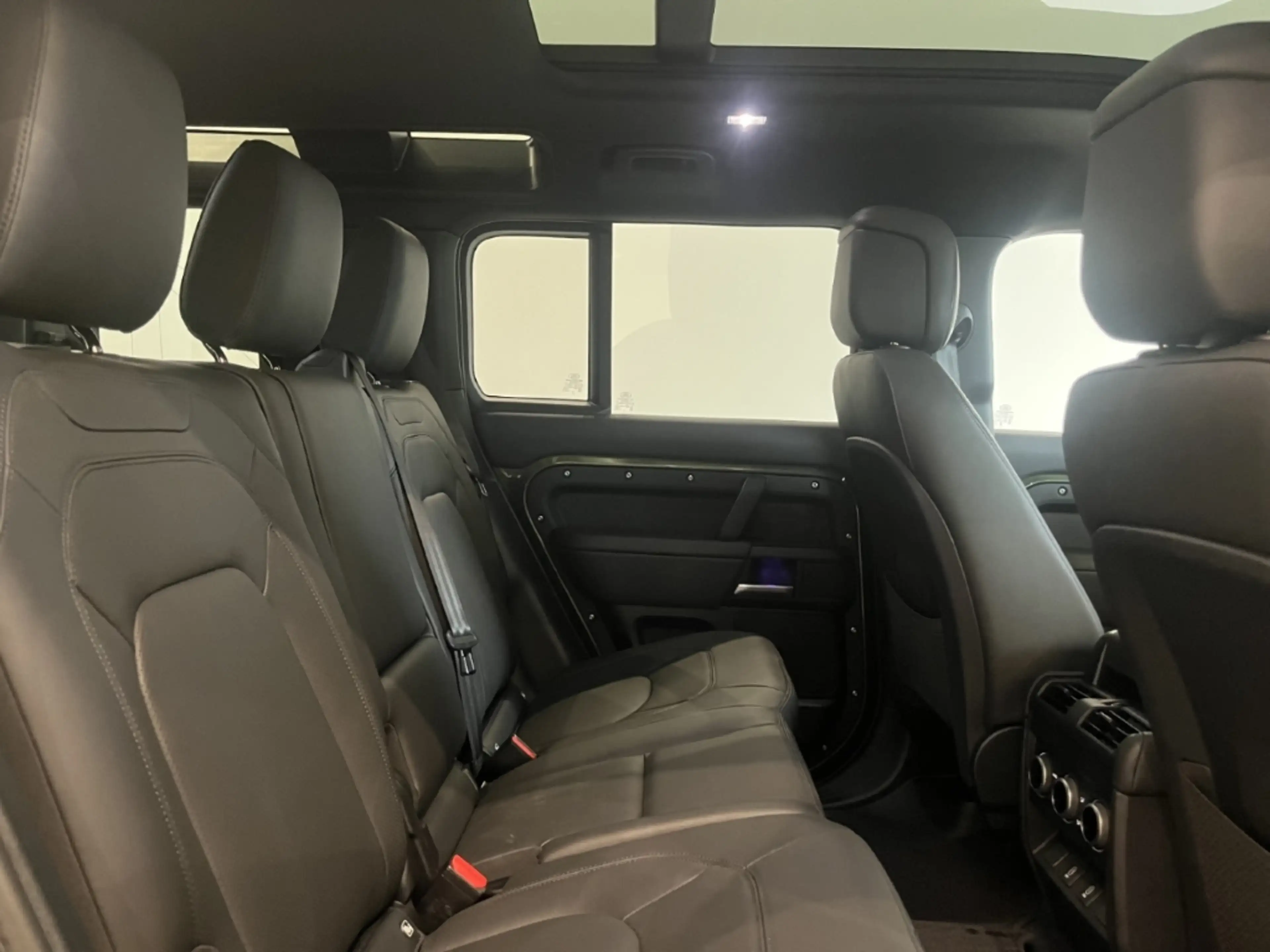 Land Rover Defender 110 D350 X-Dynamic HSE HUD Standheizung — photo 5