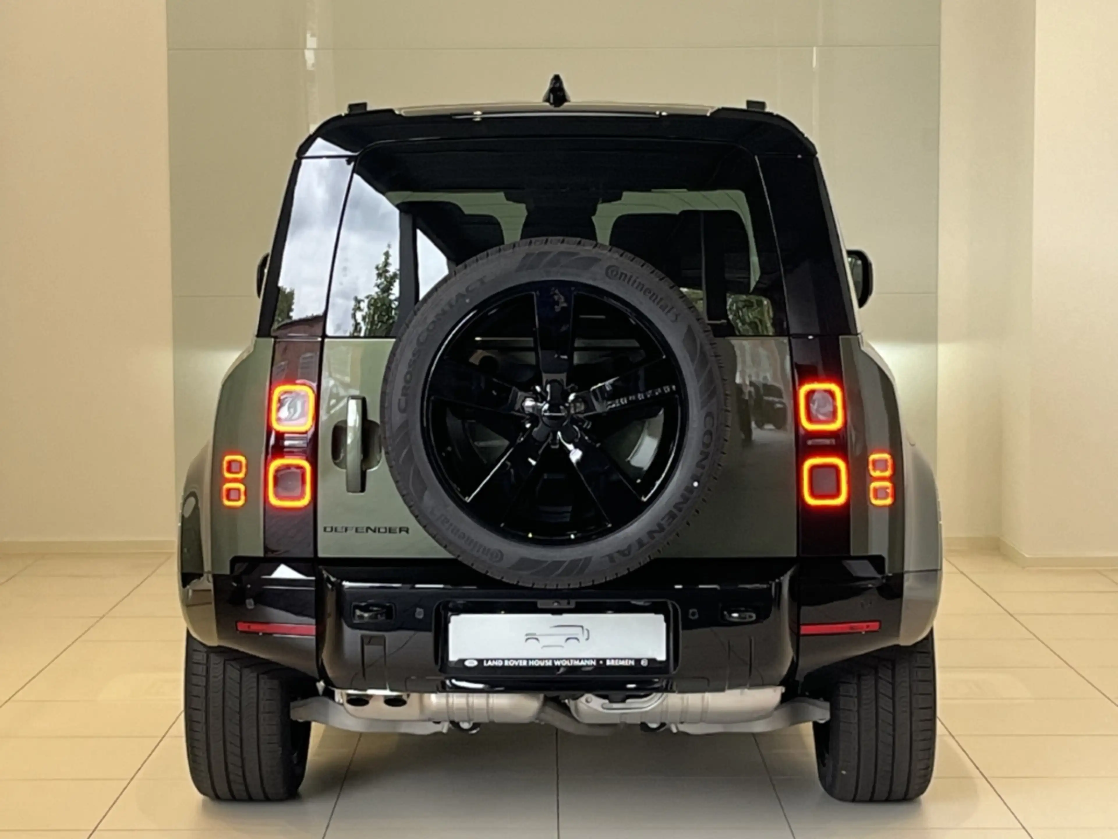 Land Rover Defender 110 D350 X-Dynamic HSE HUD Standheizung — photo 13