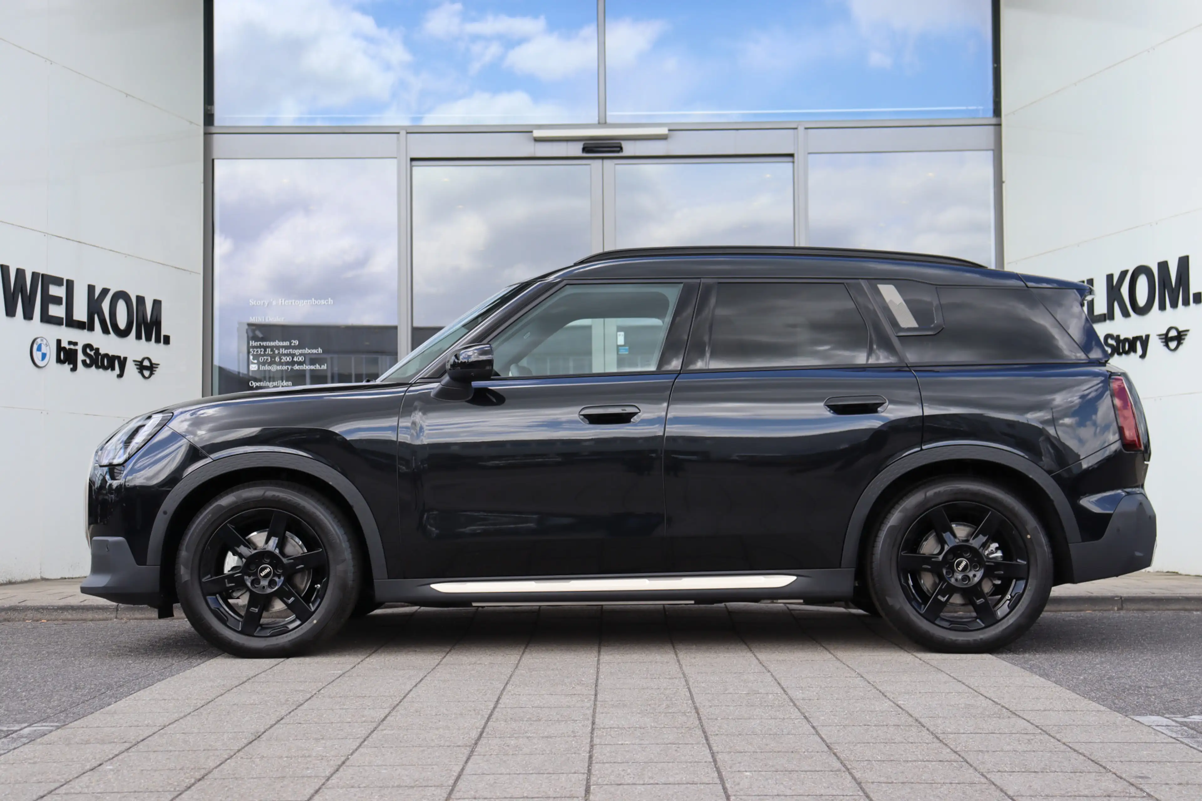 MINI Countryman E / Favoured / Pakket L / 18" Asteroid Spoke Black — photo 3