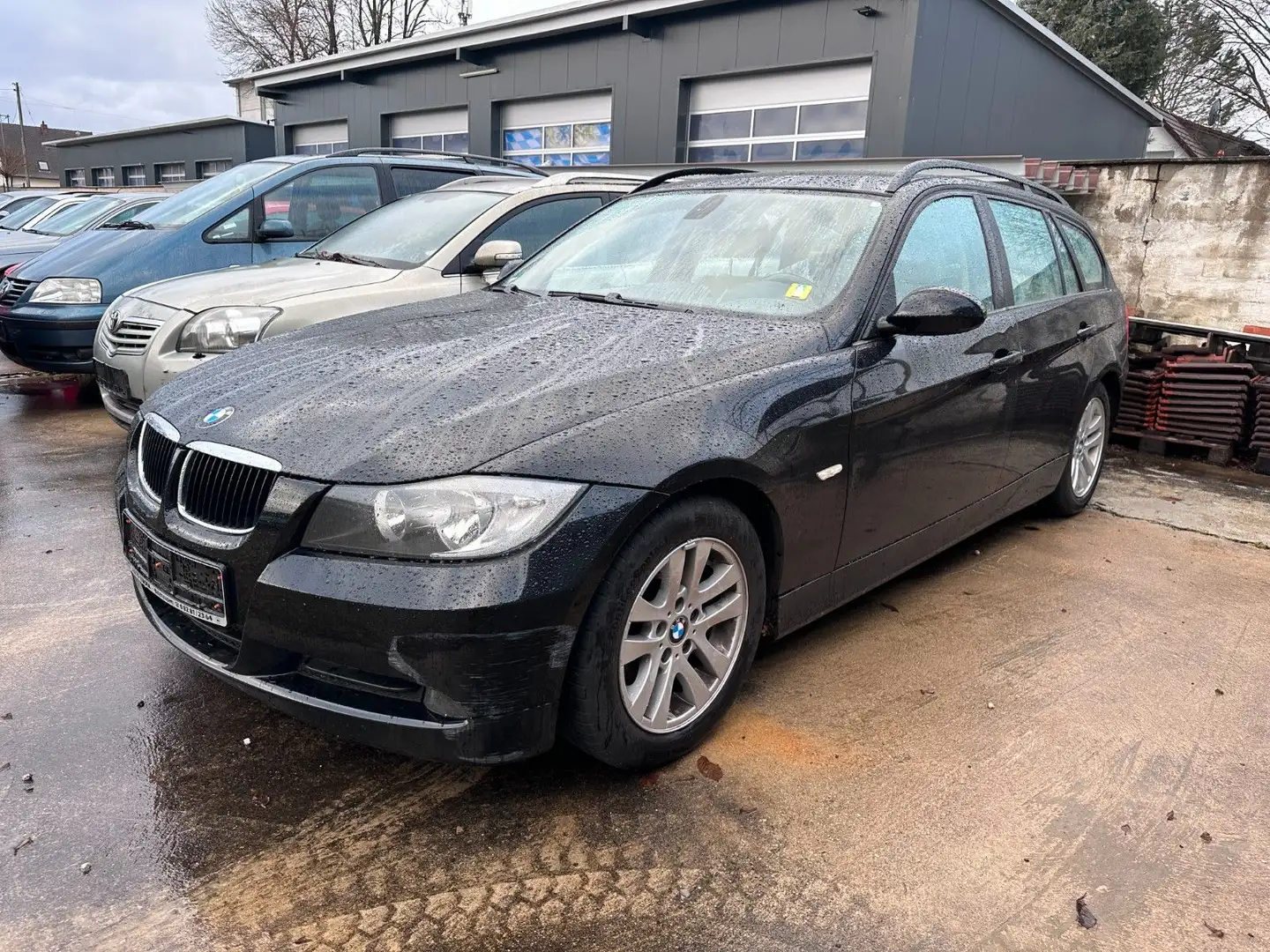 BMW 320 Baureihe 3 Touring 320d    * MOTORSCHADEN* Schwarz - 1