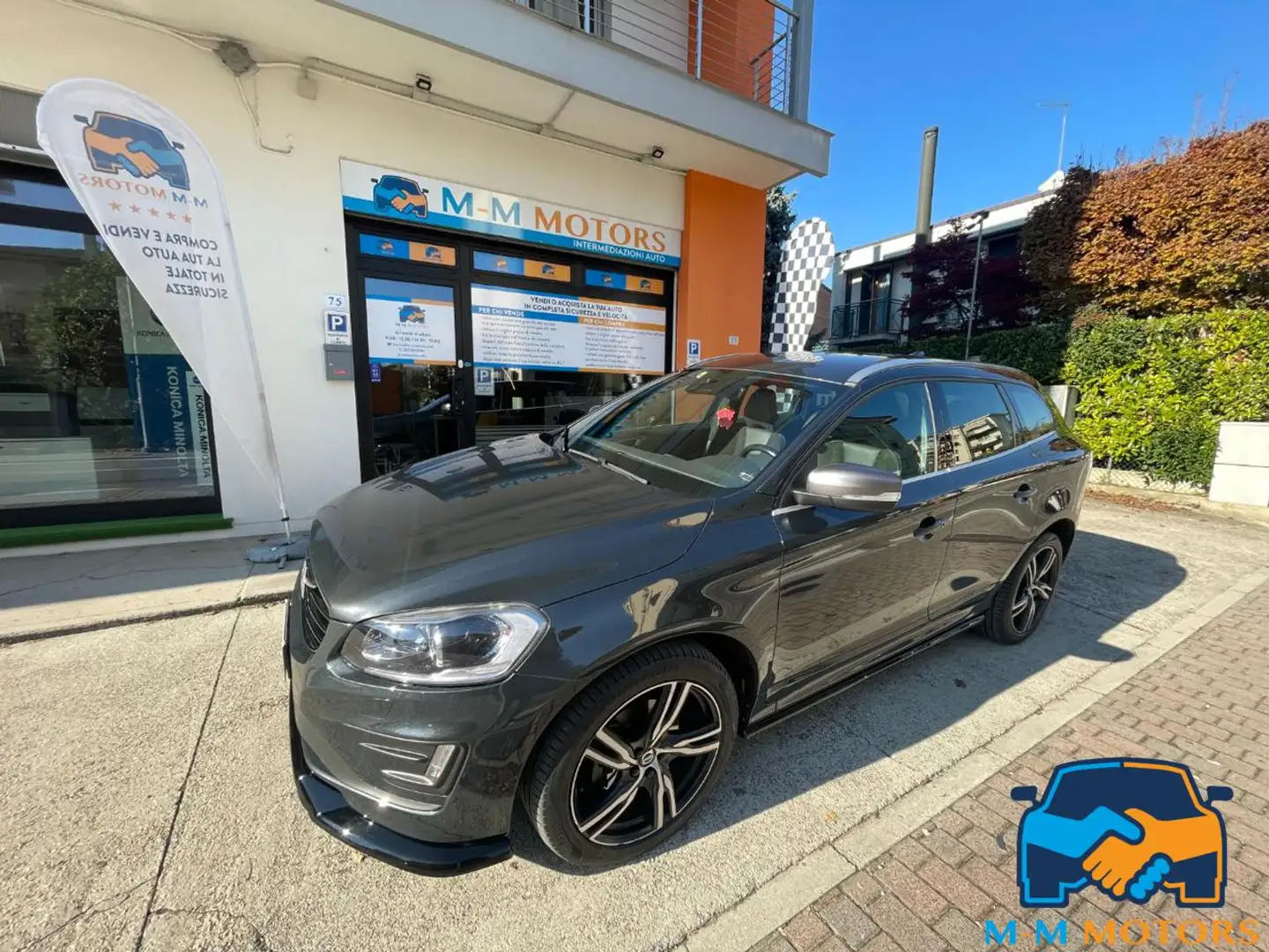 Volvo XC60 D4 AWD doppio treno di gomme Grigio - 1