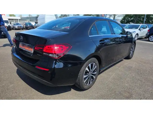 Mercedes-Benz Unknown Model view 3